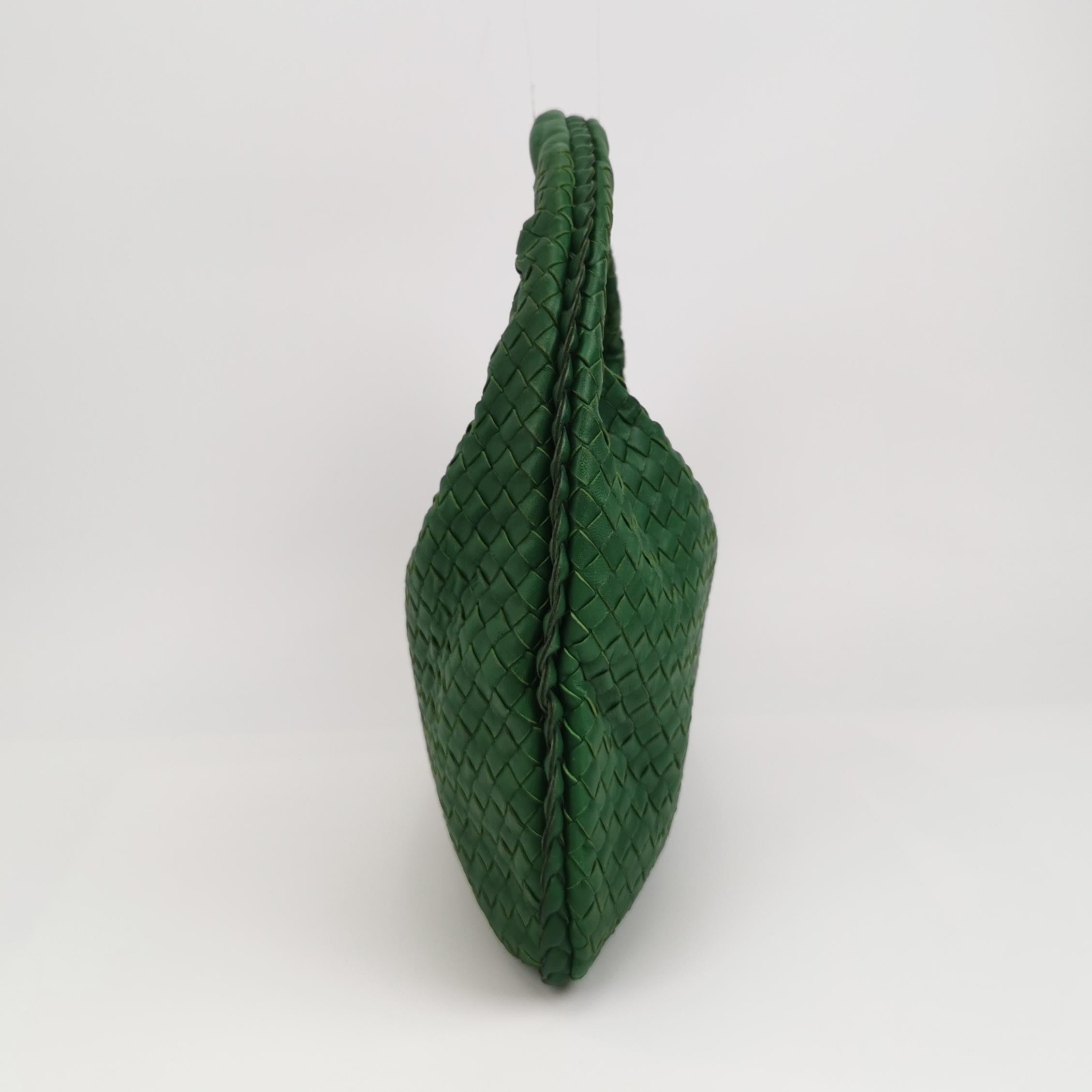 Sac hobo Bottega Veneta en cuir d'agneau vert 40 cm en vente 1