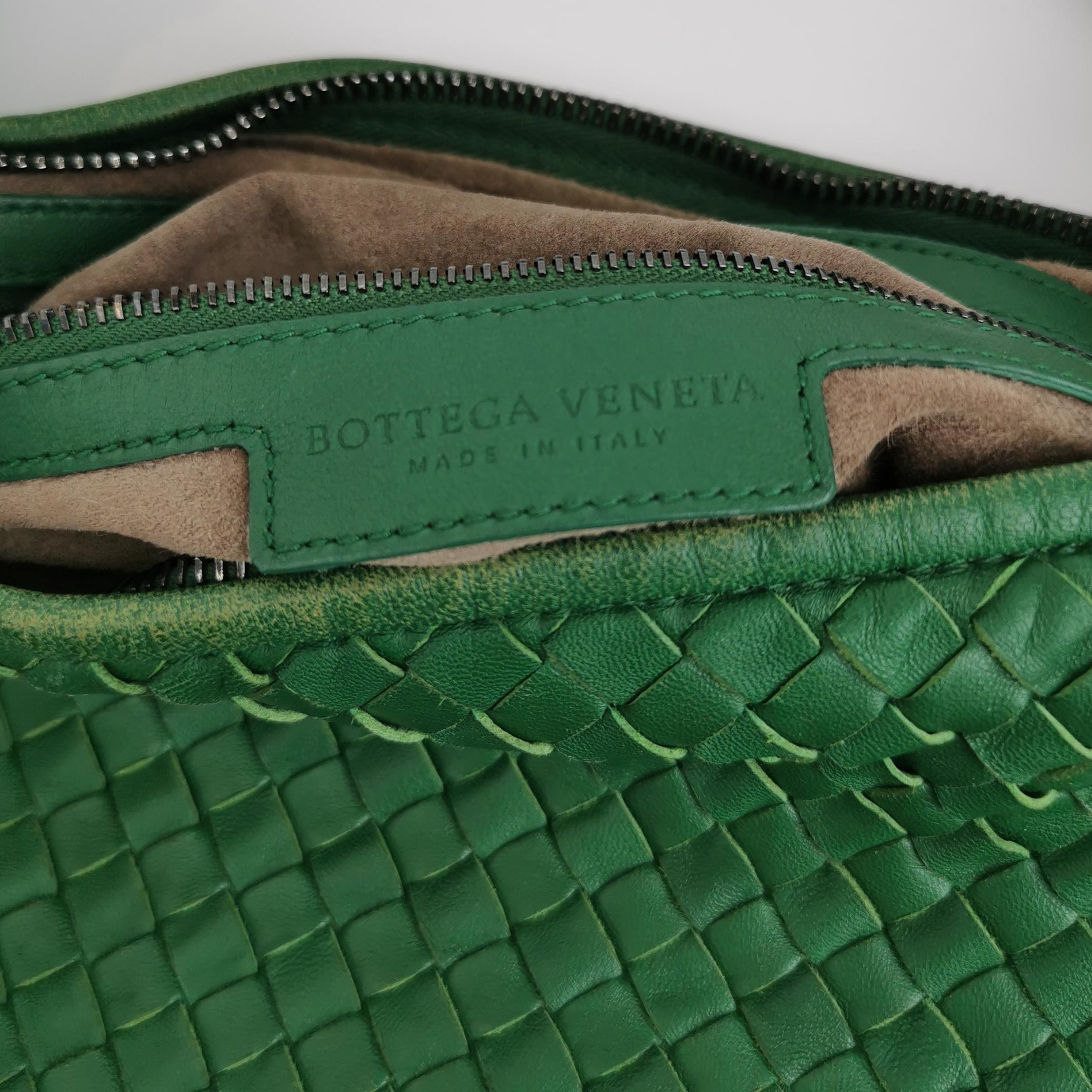 Sac hobo Bottega Veneta en cuir d'agneau vert 40 cm en vente 3