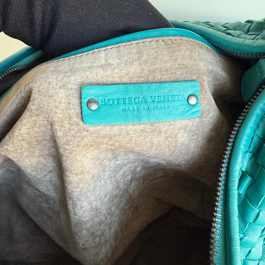 Bottega Veneta Hobo Bag Lambskin leather Green 47cm For Sale 10