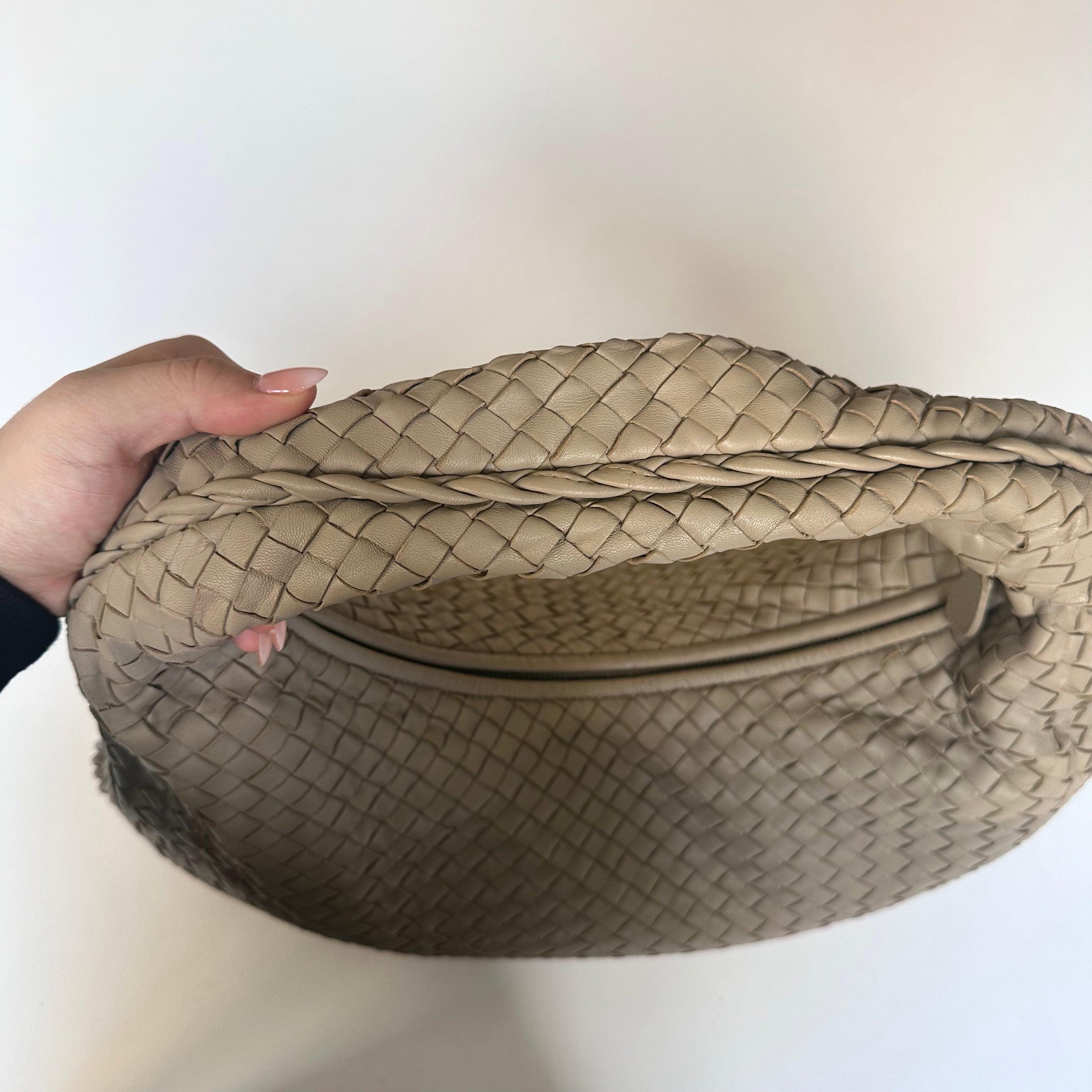 Bottega Veneta Hobo Bag Lambskin leather Light Grey Large 47cm For Sale 5