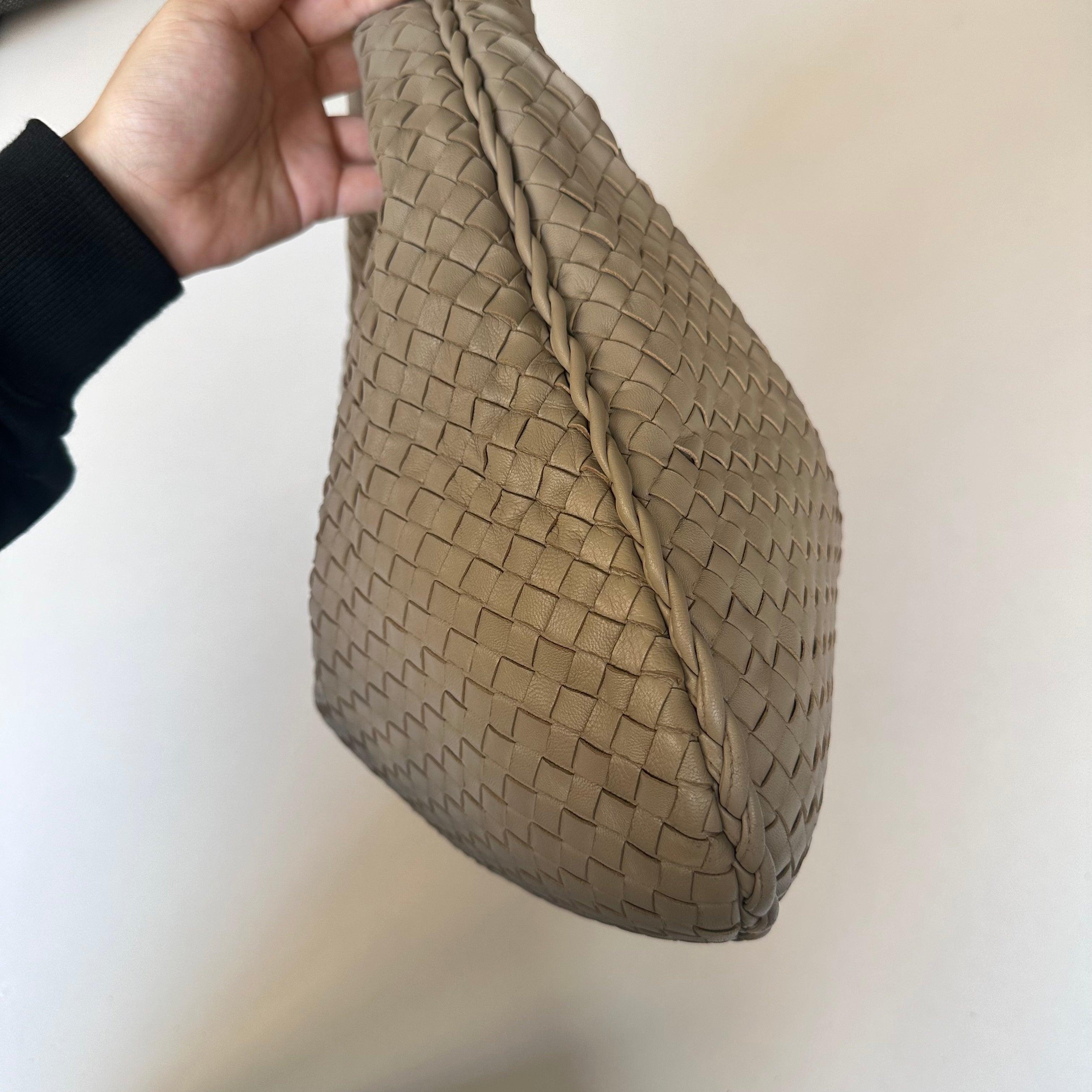 Women's Bottega Veneta Hobo Bag Lambskin leather Light Grey Large 47cm For Sale