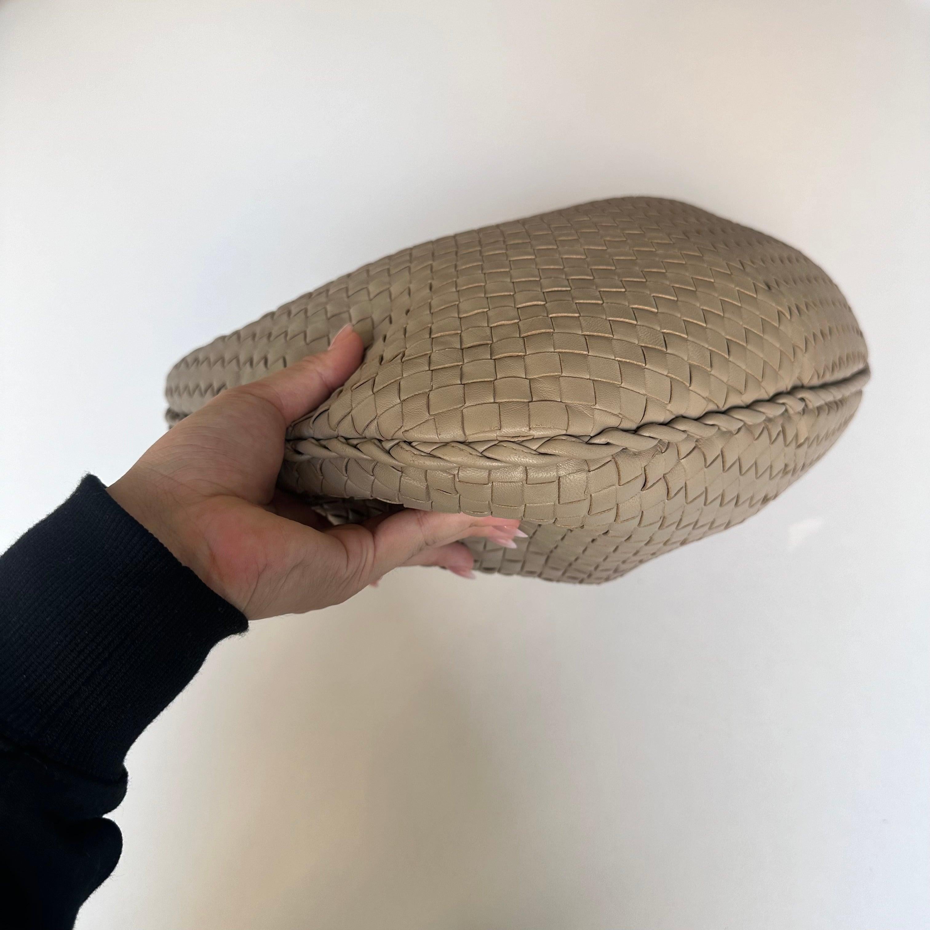 Bottega Veneta Hobo Bag Lambskin leather Light Grey Large 47cm For Sale 2