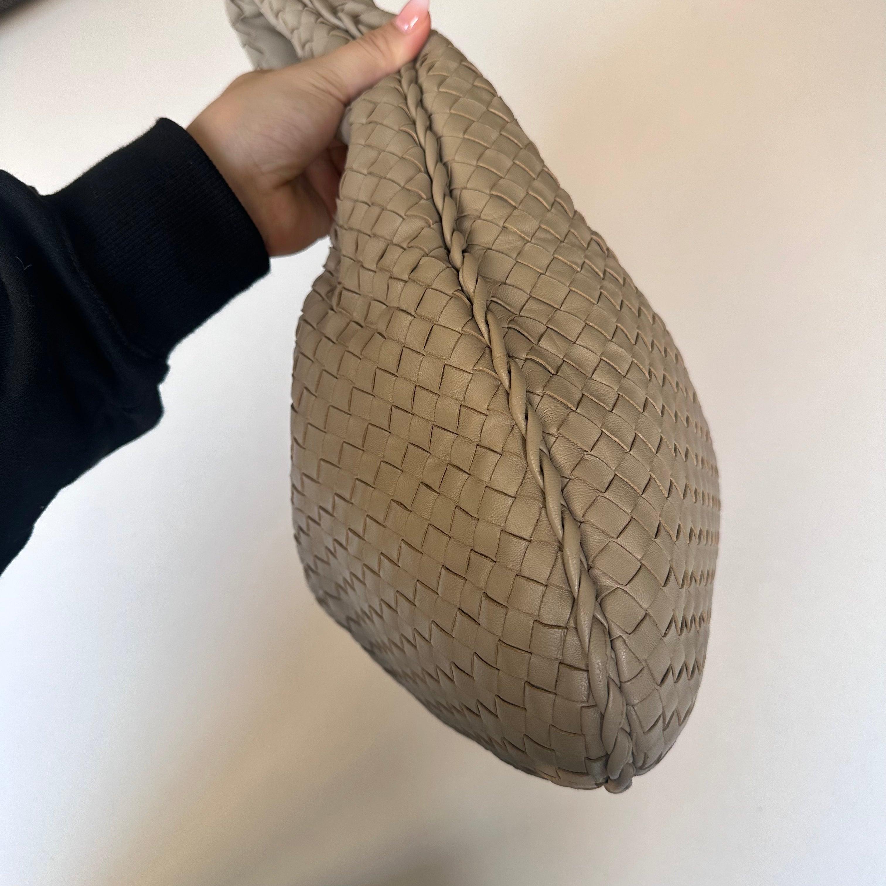 Bottega Veneta Hobo Bag Lambskin leather Light Grey Large 47cm For Sale 3