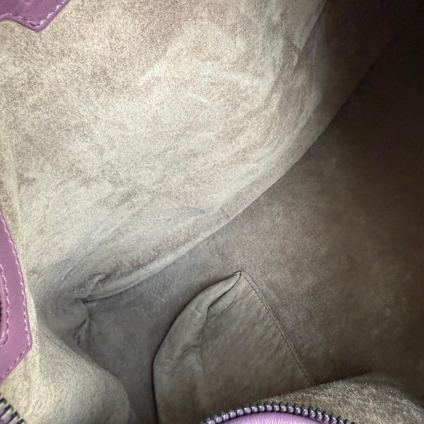 Bottega Veneta Bolso Hobo Piel de cordero Lila Lavanda Púrpura Mediano 47cm en venta 14