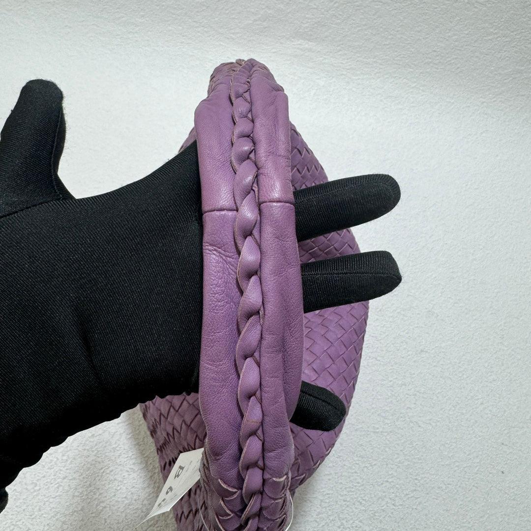 Bottega Veneta Hobo Bag Lambskin leather Lilac Lavender Purple Medium 47cm In Excellent Condition In AUBERVILLIERS, FR