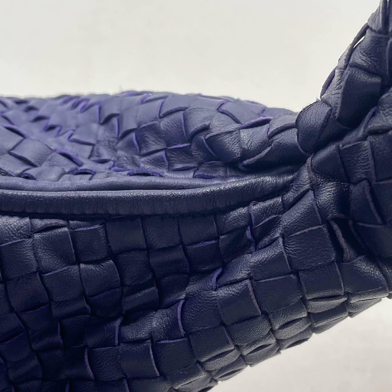 Bottega Veneta Borsa Hobo in pelle di agnello Navy Medium 47cm in vendita 5