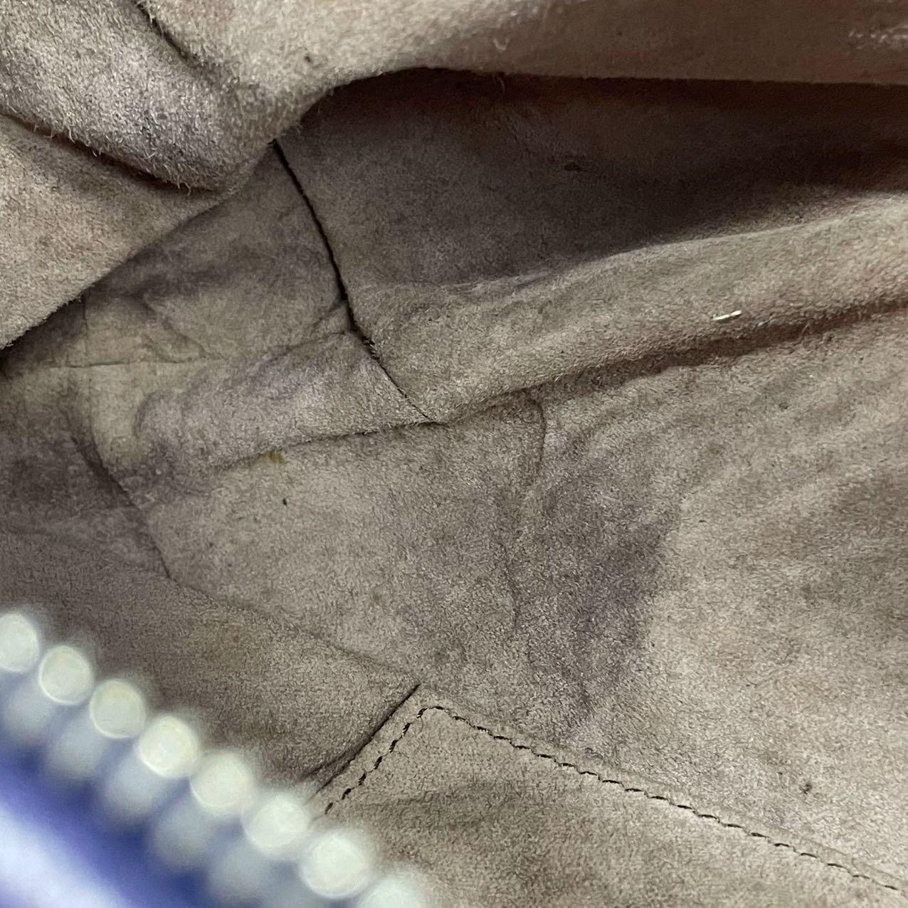 Bottega Veneta Borsa Hobo in pelle di agnello Navy Medium 47cm in vendita 11