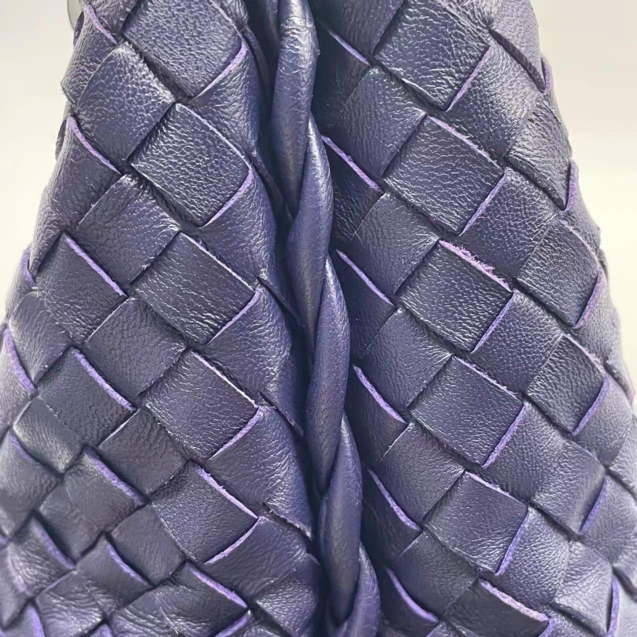 Bottega Veneta Borsa Hobo in pelle di agnello Navy Medium 47cm in vendita 15