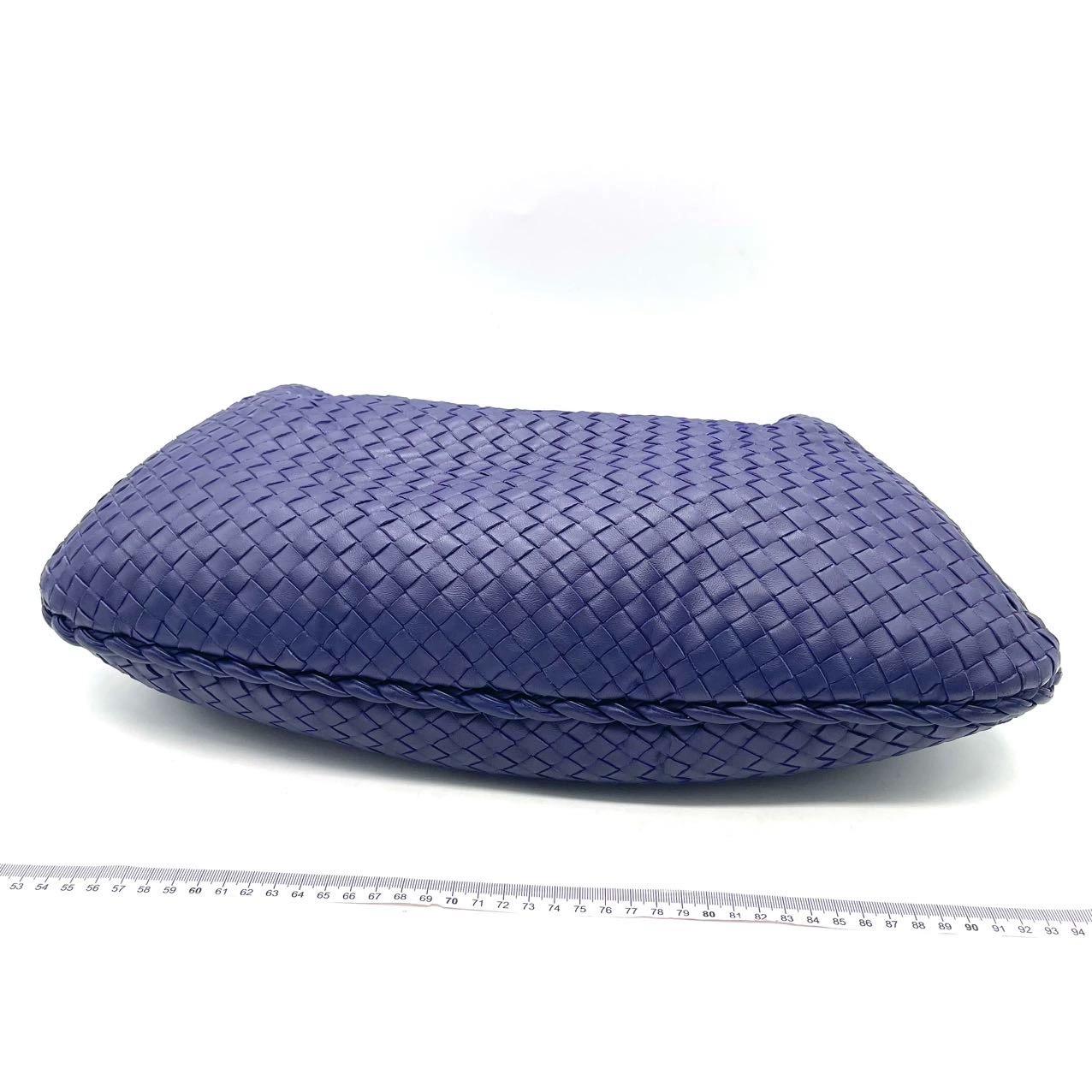 Bottega Veneta Borsa Hobo in pelle di agnello Navy Medium 47cm In condizioni buone in vendita a AUBERVILLIERS, FR