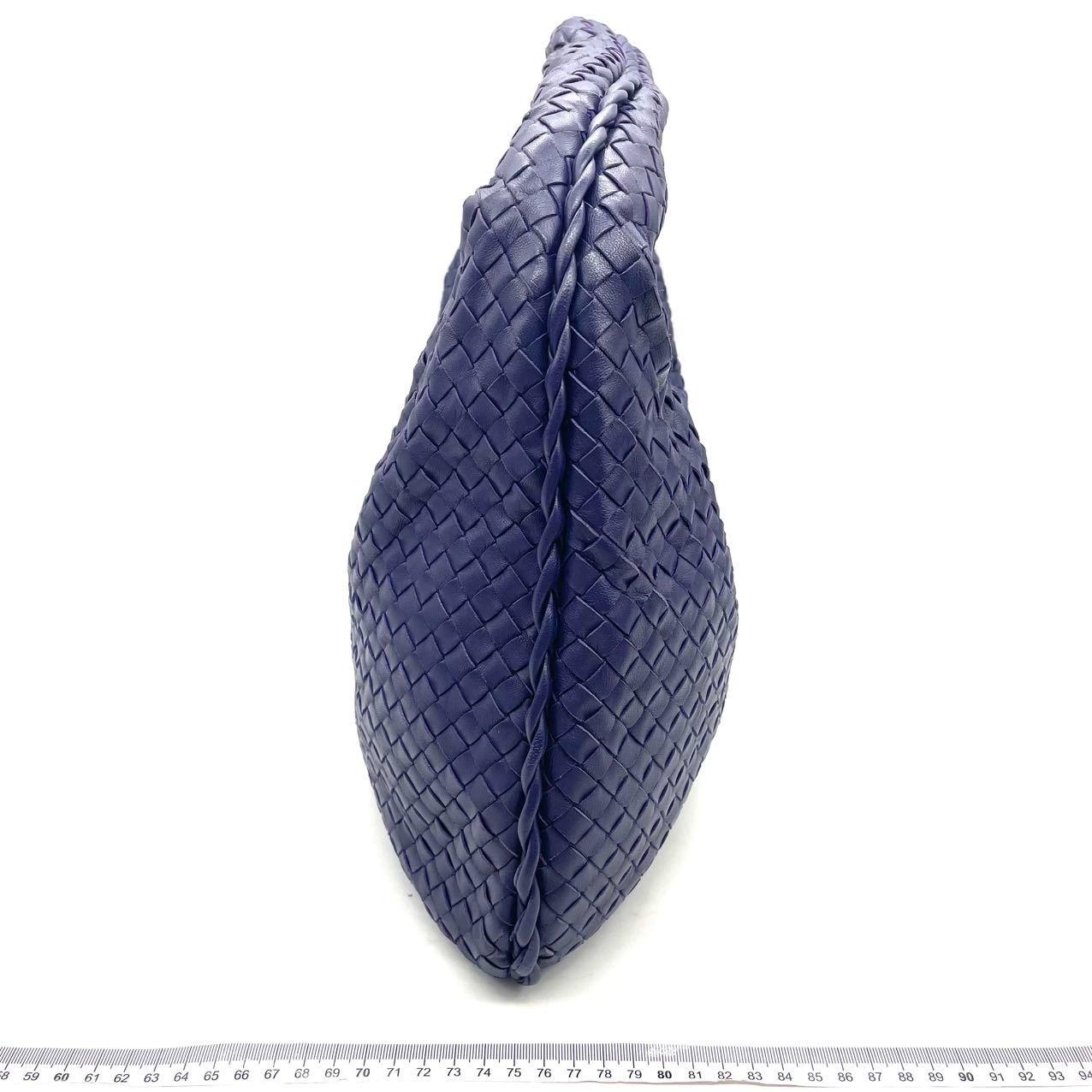 Bottega Veneta Borsa Hobo in pelle di agnello Navy Medium 47cm in vendita 1