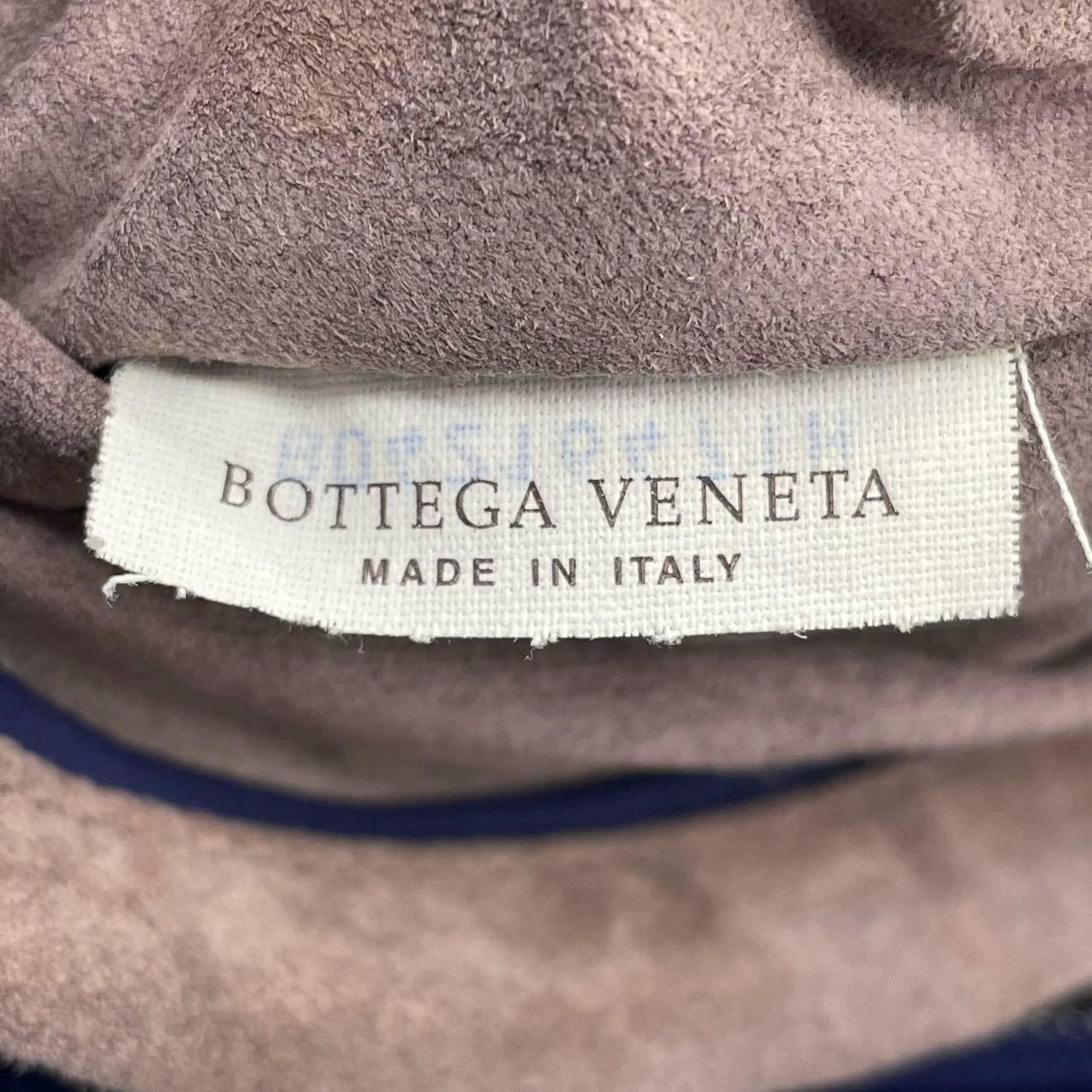 Bottega Veneta Borsa Hobo in pelle di agnello Navy Medium 47cm in vendita 2