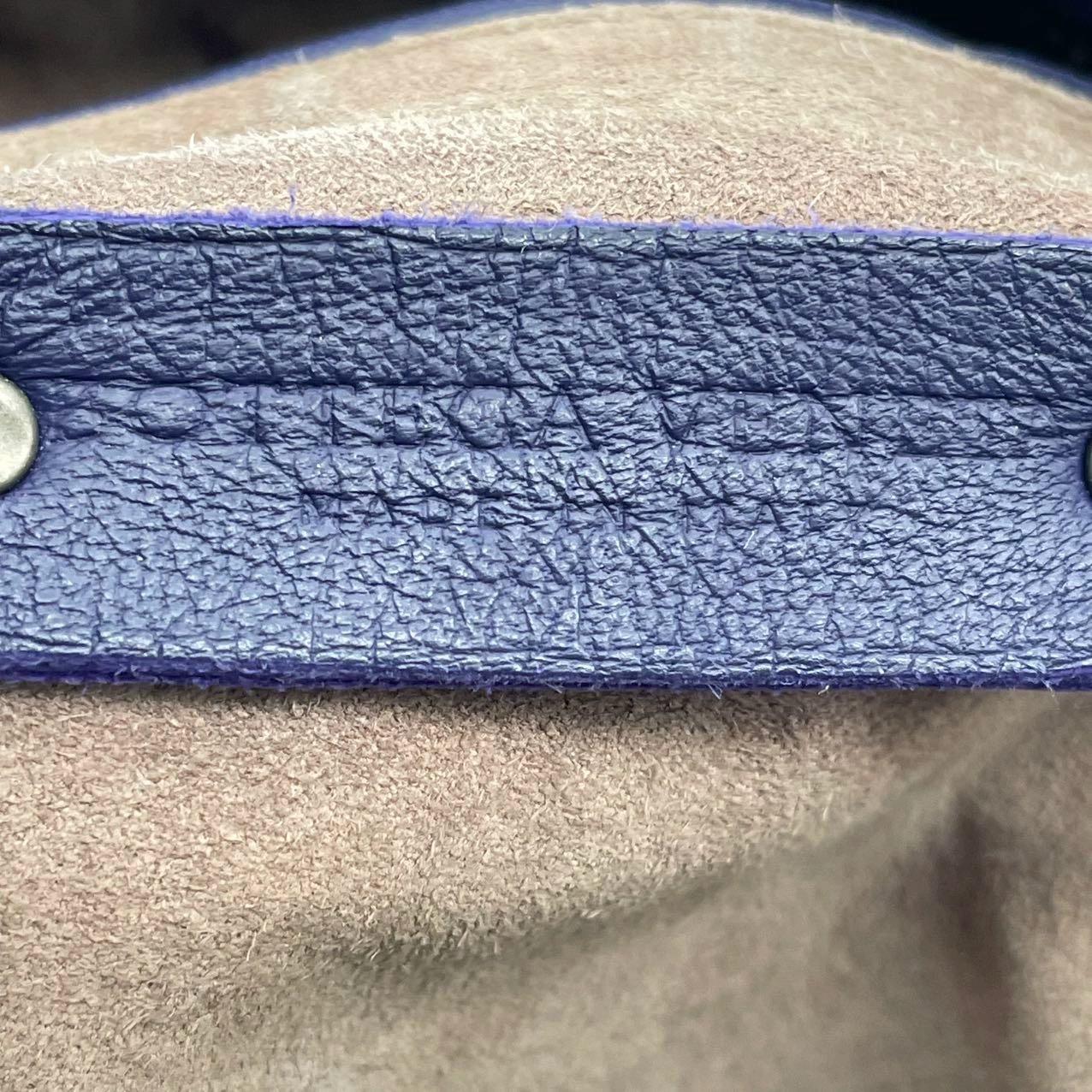 Bottega Veneta Borsa Hobo in pelle di agnello Navy Medium 47cm in vendita 4