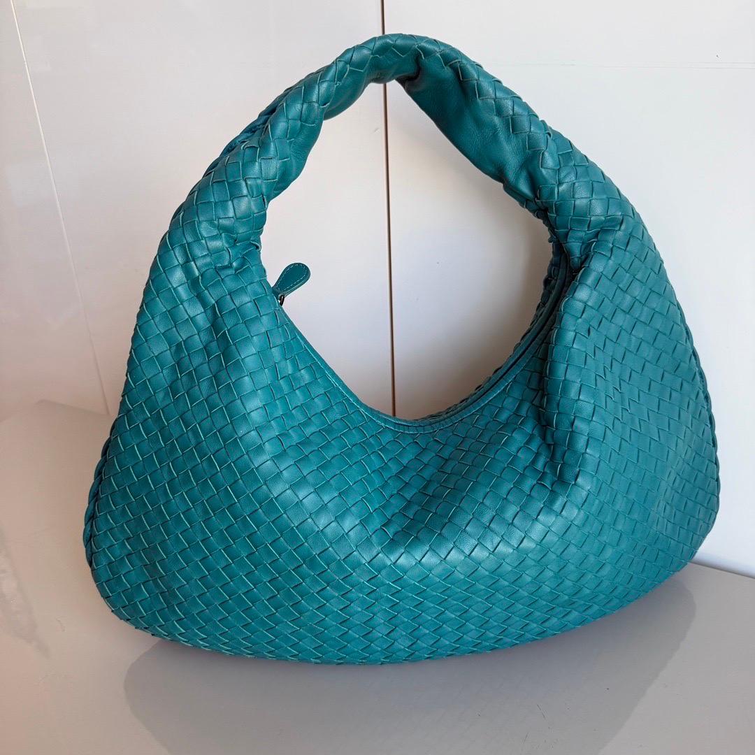 Bottega Veneta Hobo Bag Lambskin leather Teal Green 47cm For Sale 15