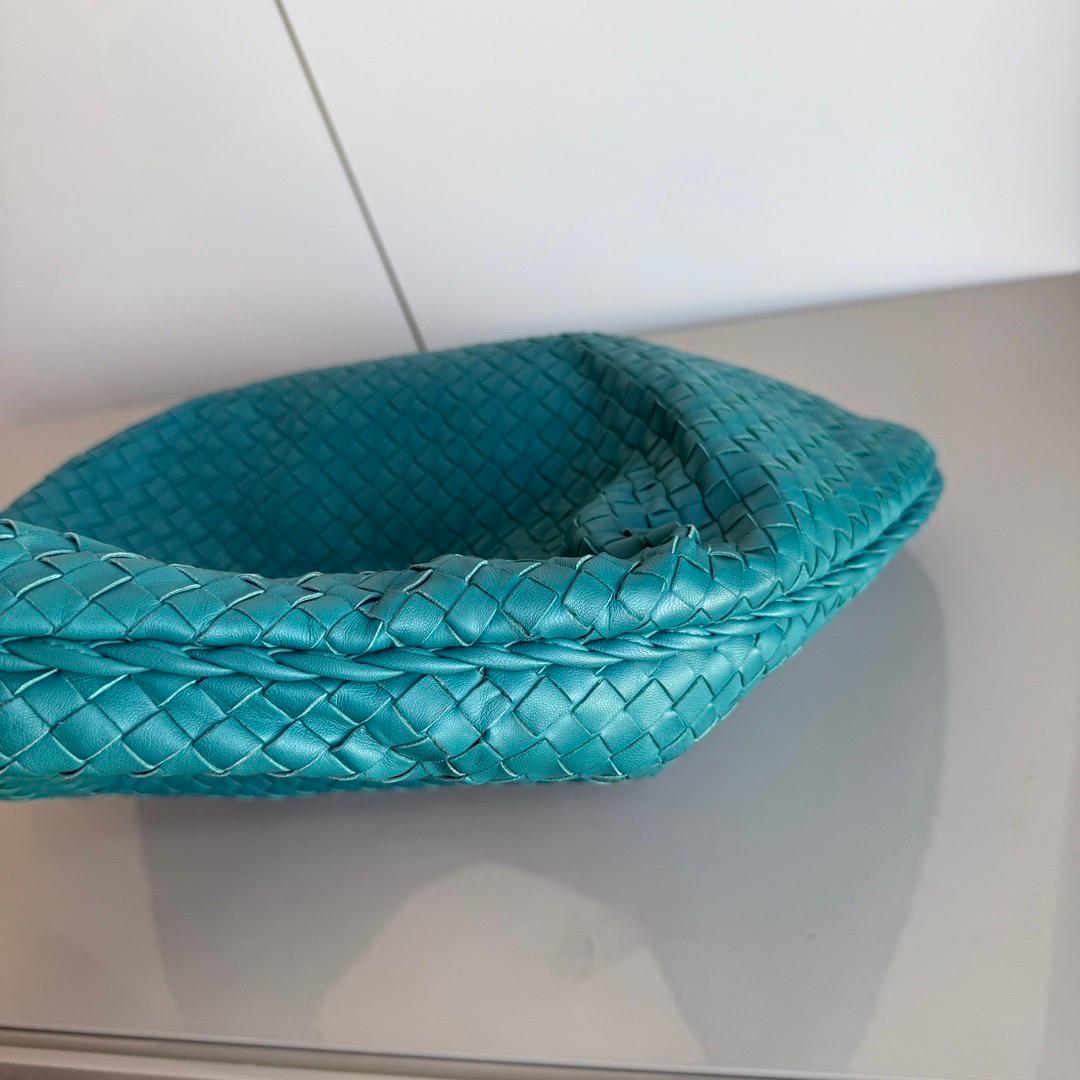 Women's Bottega Veneta Hobo Bag Lambskin leather Teal Green 47cm For Sale