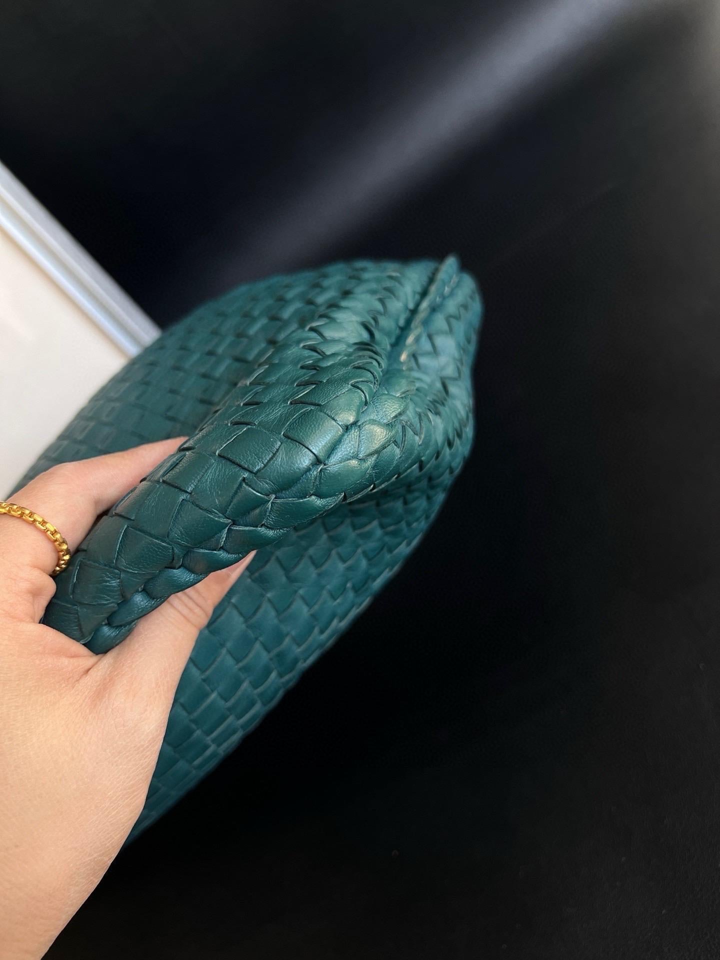Bleu Sac hobo Bottega Veneta en cuir d'agneau vert sarcelle 48 cm en vente