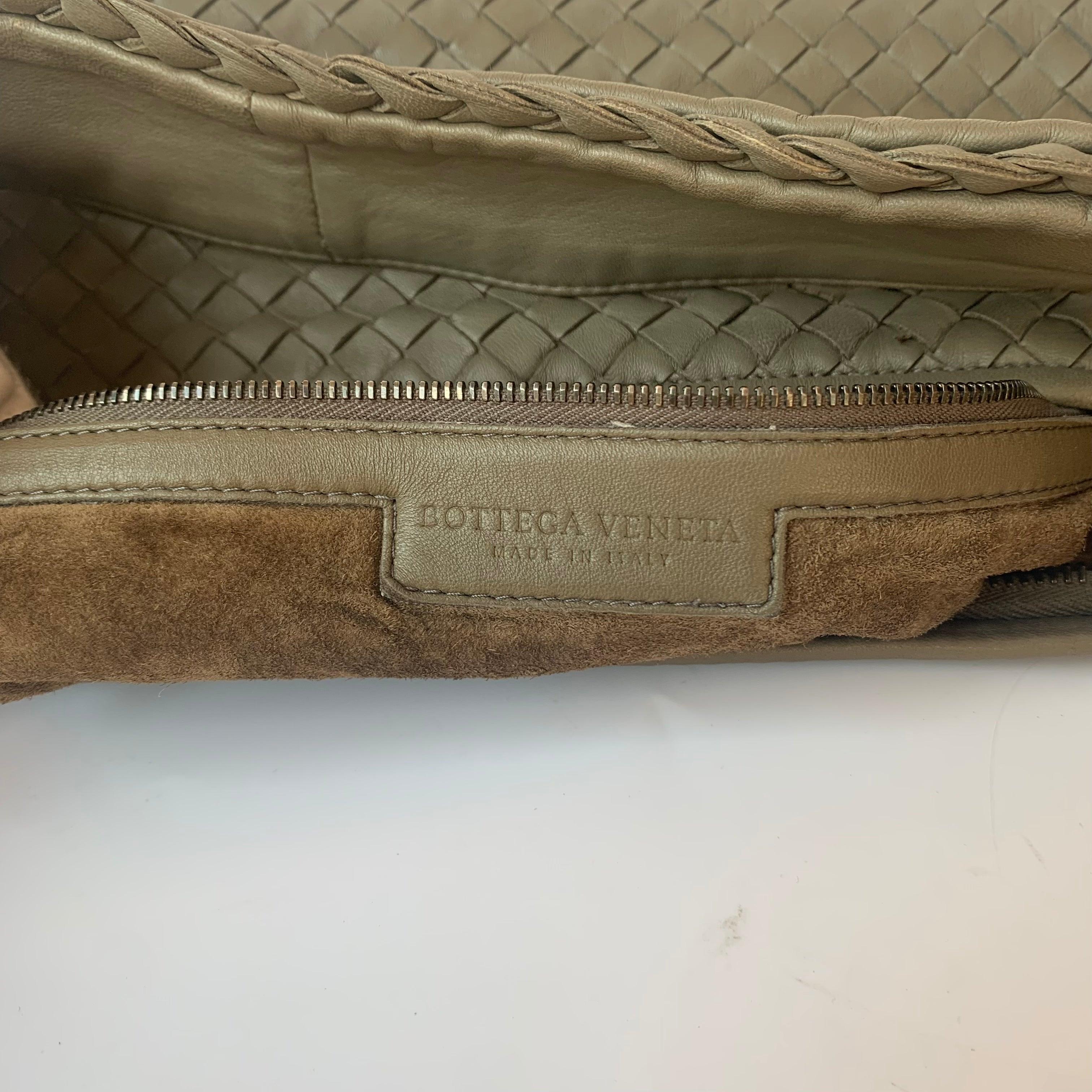 Bottega Veneta Hobo Bag Large Grey Lambskin leather 53cm For Sale 10