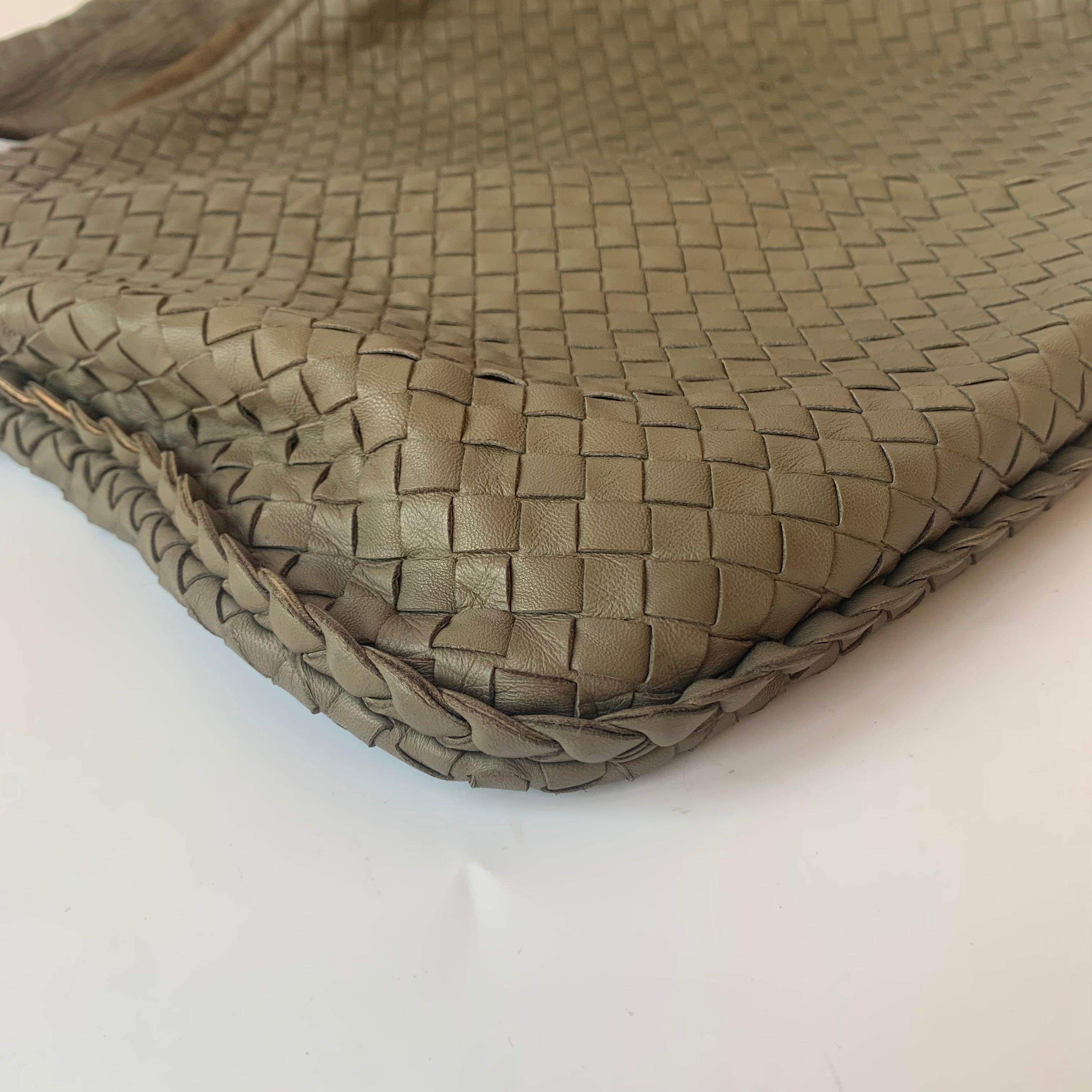 Bottega Veneta Hobo Bag Large Grey Lambskin leather 53cm For Sale 12
