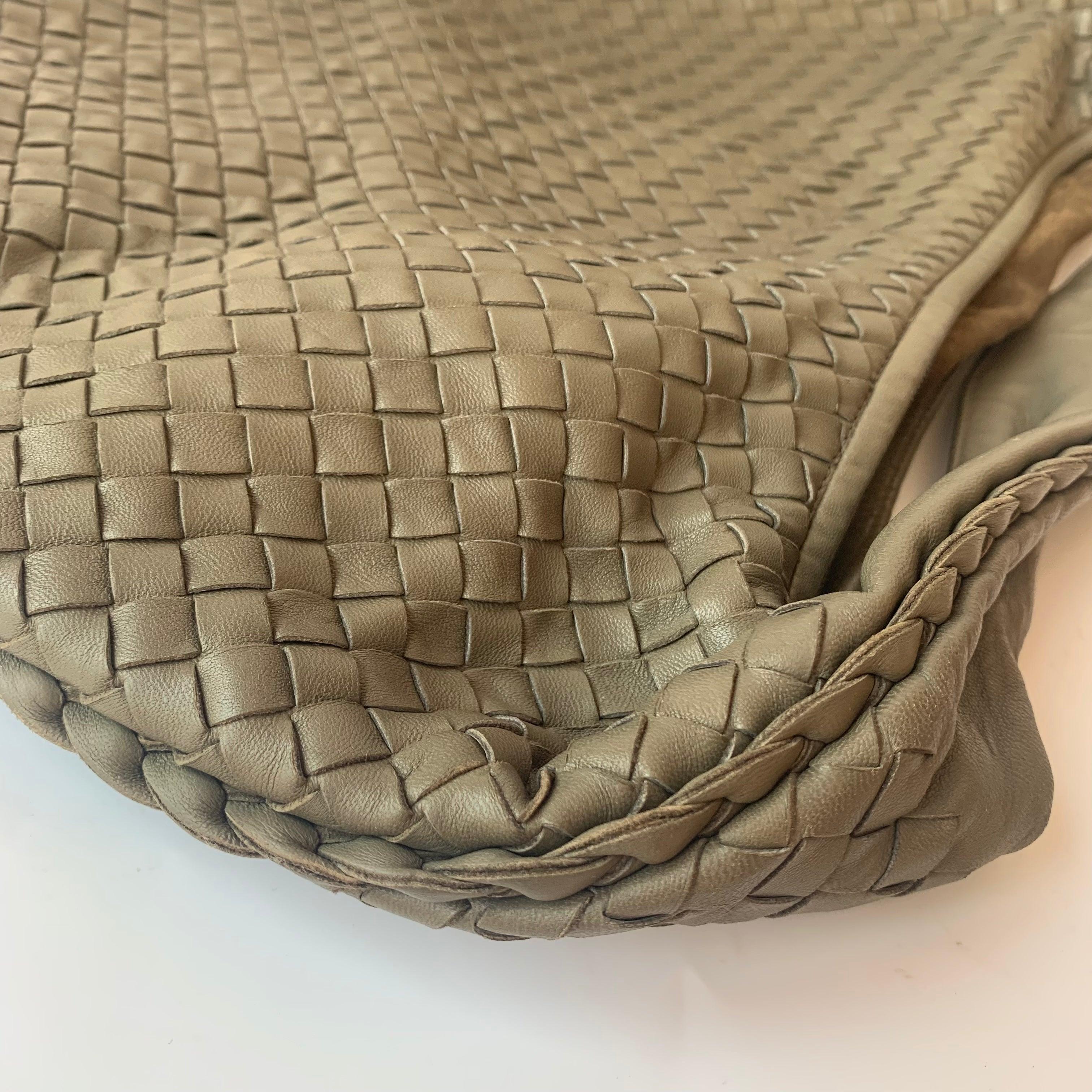 Bottega Veneta Hobo Bag Large Grey Lambskin leather 53cm For Sale 14