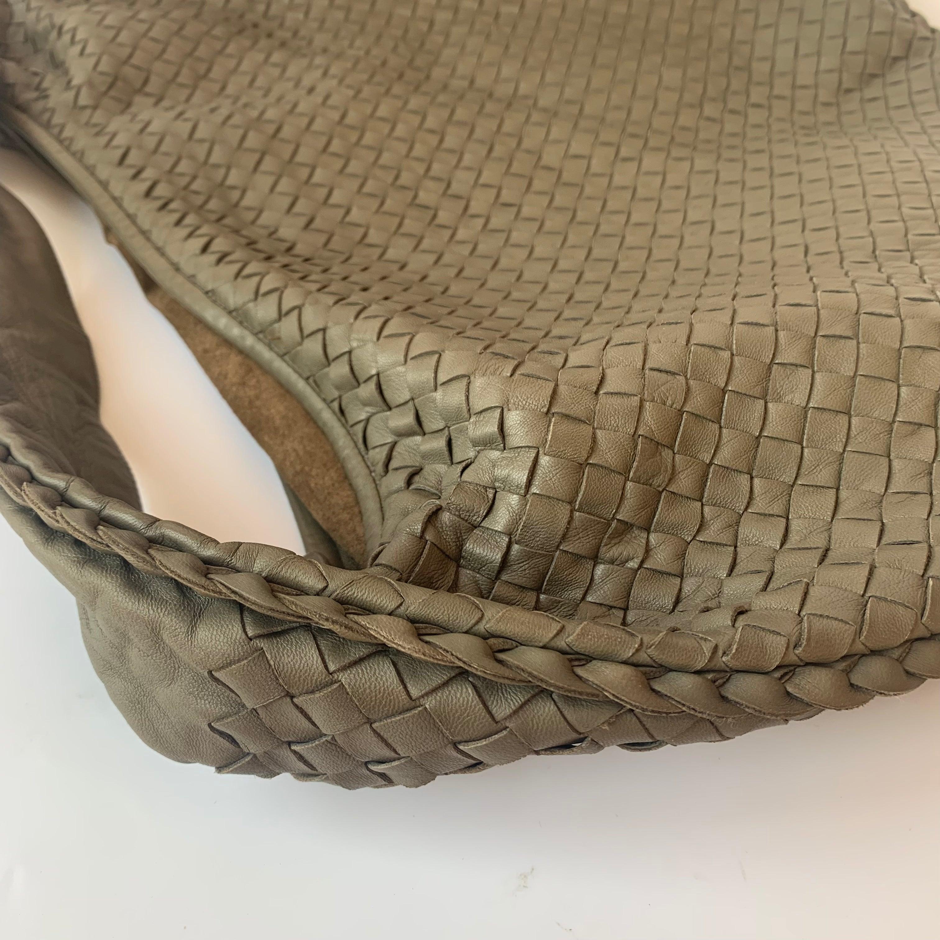 Bottega Veneta Hobo Bag Large Grey Lambskin leather 53cm For Sale 15
