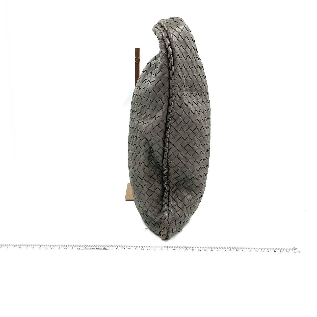 Women's Bottega Veneta Hobo Bag Large Grey Lambskin leather 53cm For Sale