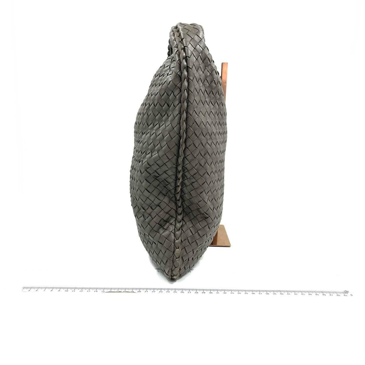 Bottega Veneta Hobo Bag Large Grey Lambskin leather 53cm For Sale 1