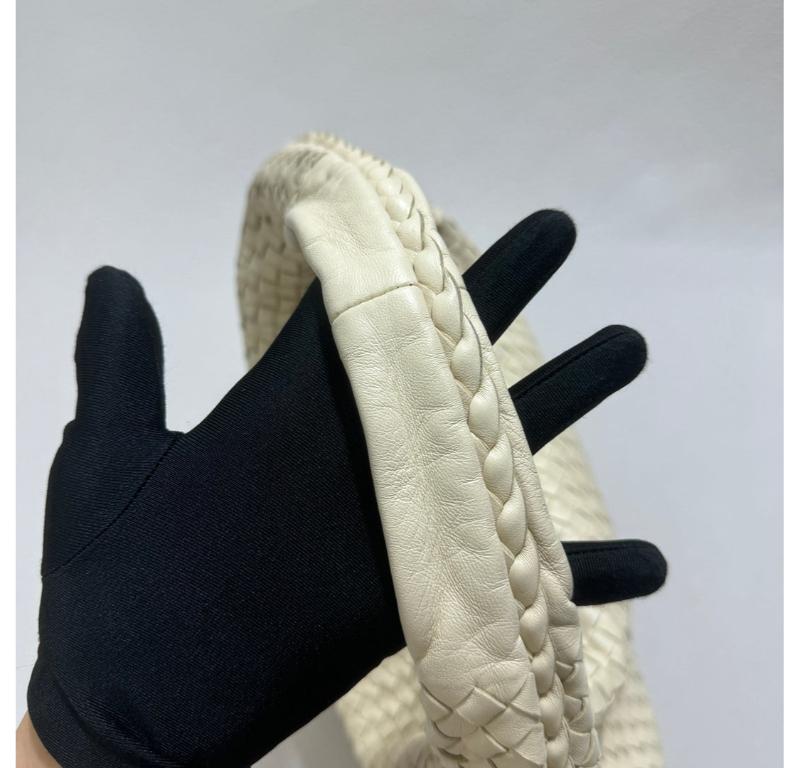Bottega Veneta Hobo Bag Large Leather Milk White 47cm 8