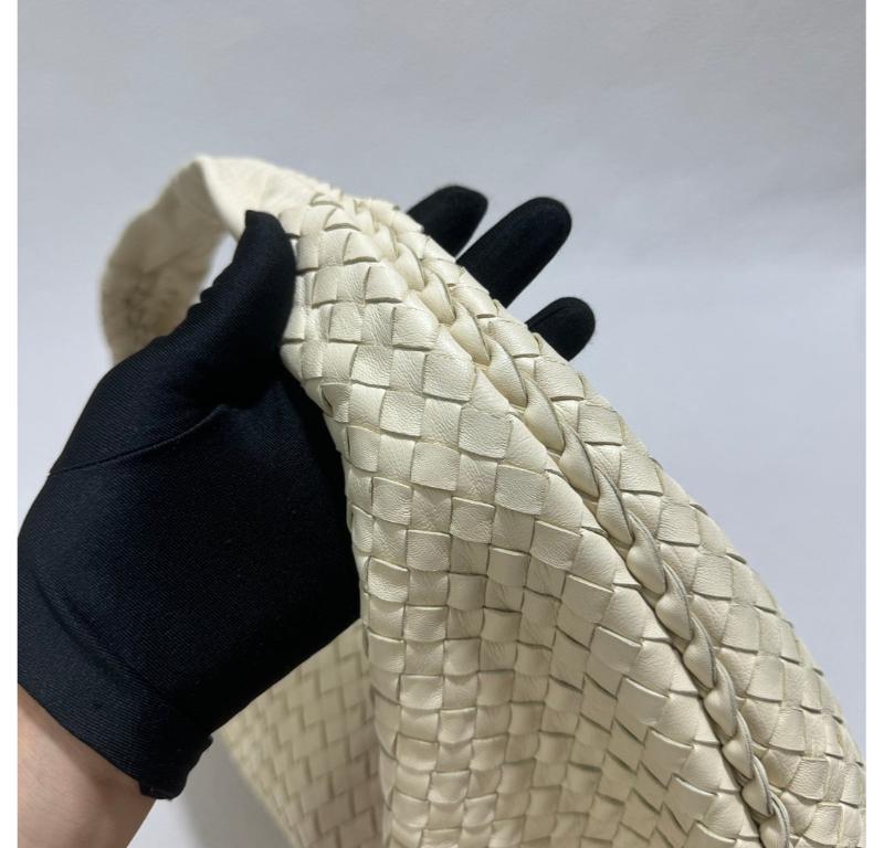 Bottega Veneta Hobo Bag Large Leather Milk White 47cm 10