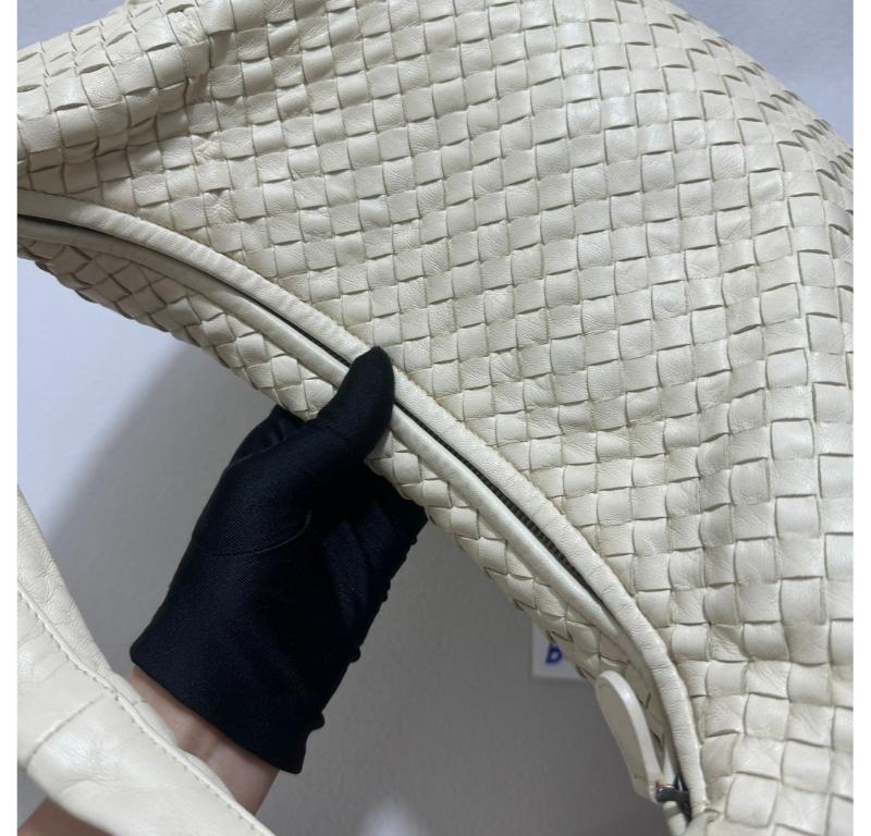Bottega Veneta Hobo Bag Large Leather Milk White 47cm 11