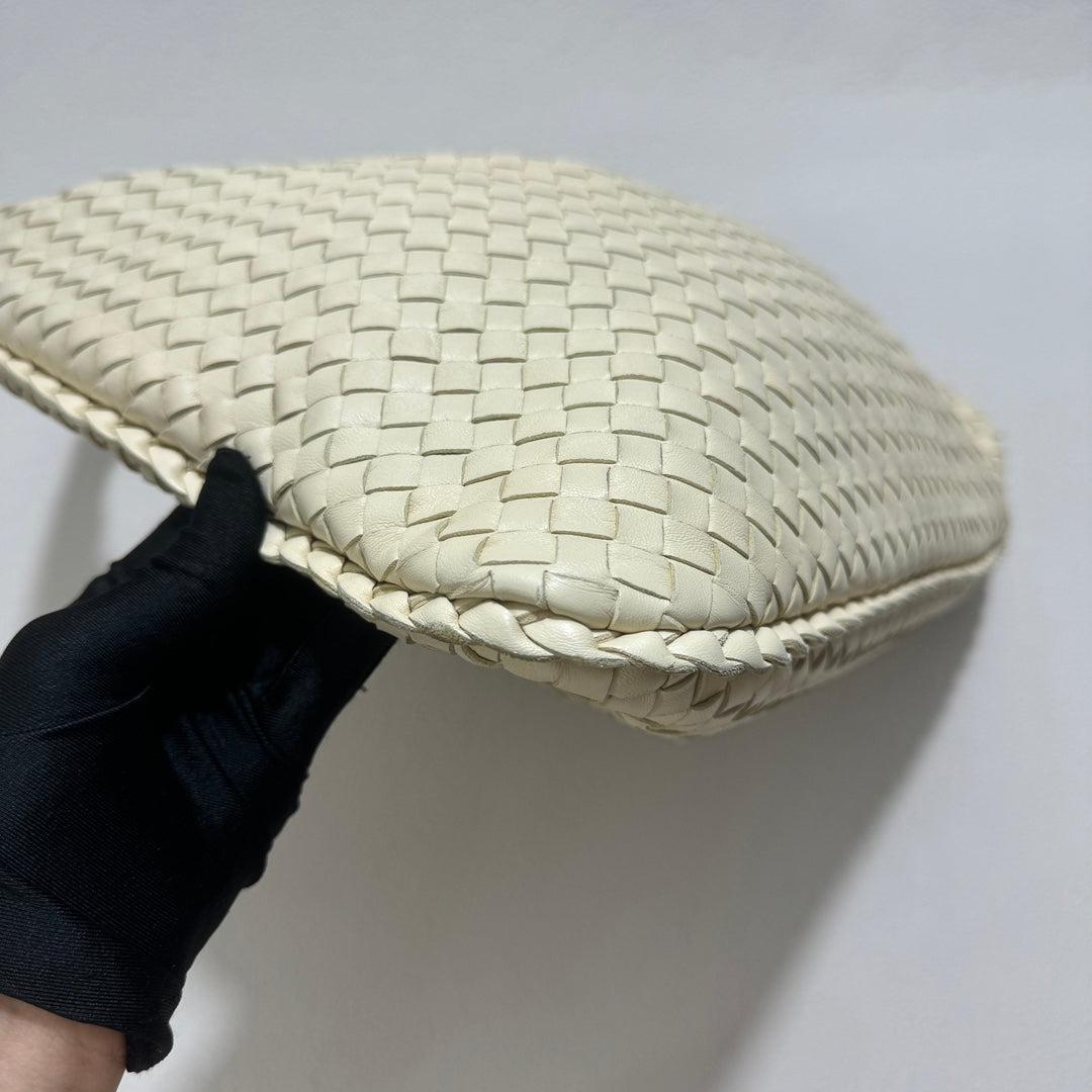 Bottega Veneta Hobo Bag Large Leather Milk White 47cm In Excellent Condition In AUBERVILLIERS, FR