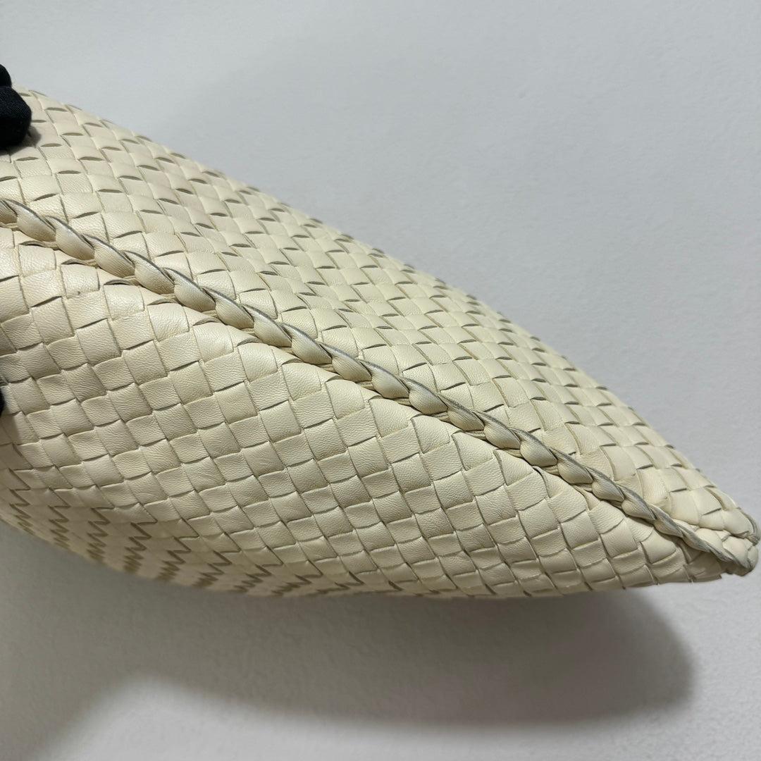 Bottega Veneta Hobo Bag Large Leather Milk White 47cm 2