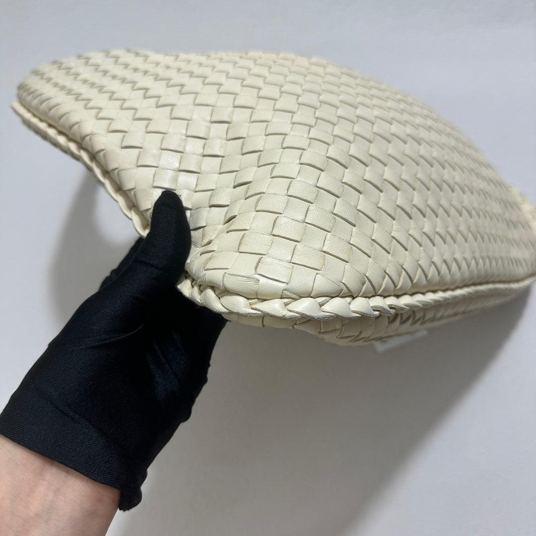 Bottega Veneta Hobo Bag Large Leather Milk White 47cm 4
