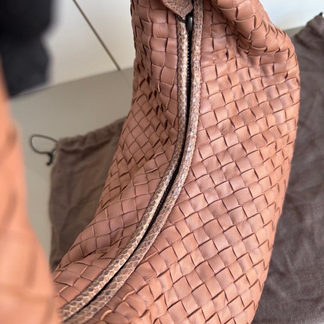 Bottega Veneta Hobo Tasche Leder Beige Klein 40cm Schmetterlingsausschnitt im Angebot 9