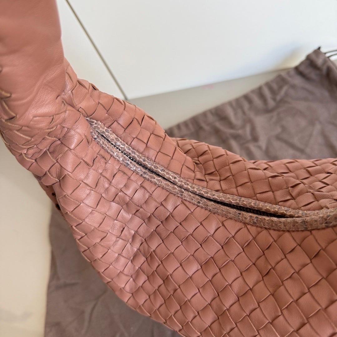Bottega Veneta Hobo Tasche Leder Beige Klein 40cm Schmetterlingsausschnitt im Angebot 11