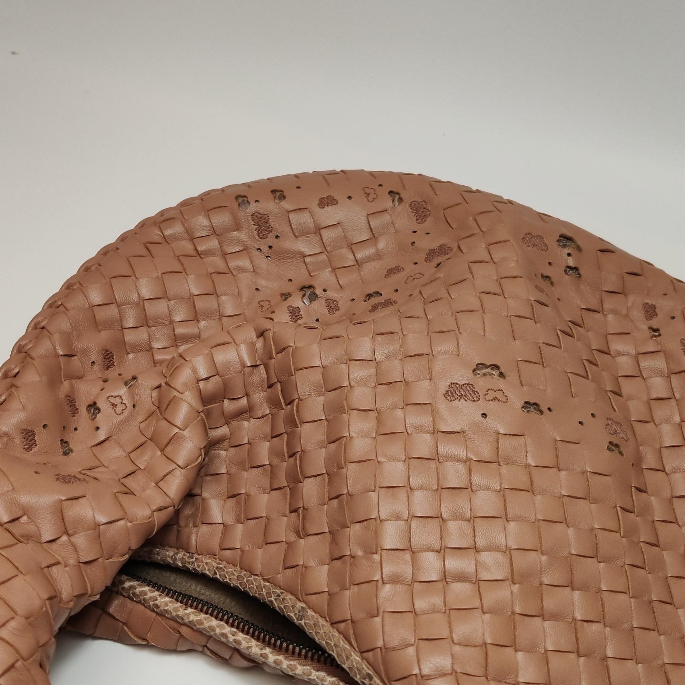 Bottega Veneta Sac Hobo en cuir Beige Small 40cm Butterfly Cutout en vente 12