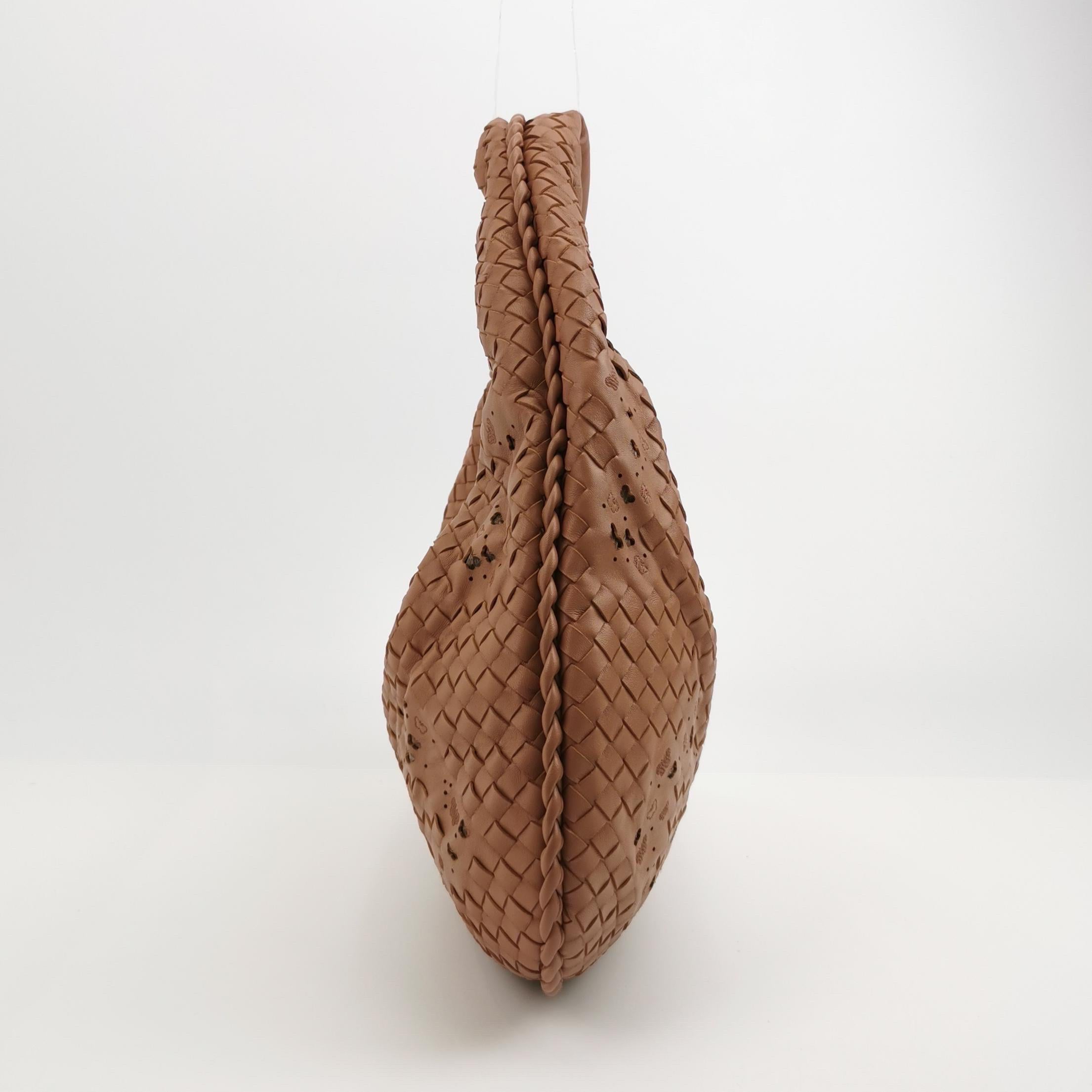 Bottega Veneta Sac Hobo en cuir Beige Small 40cm Butterfly Cutout Pour femmes en vente