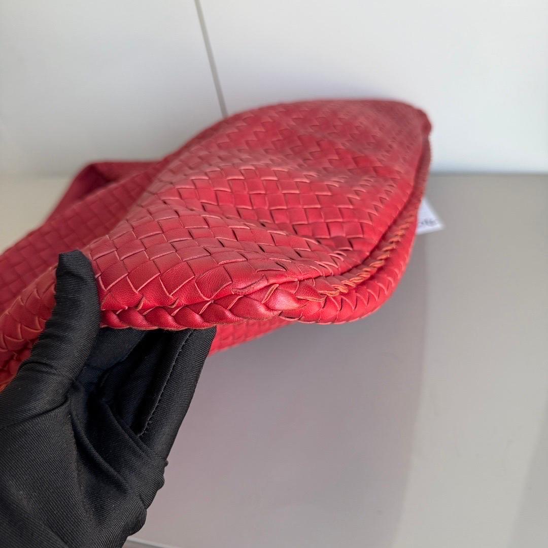 Bottega Veneta Hobo Maxi Dark Red leather 51cm For Sale 6