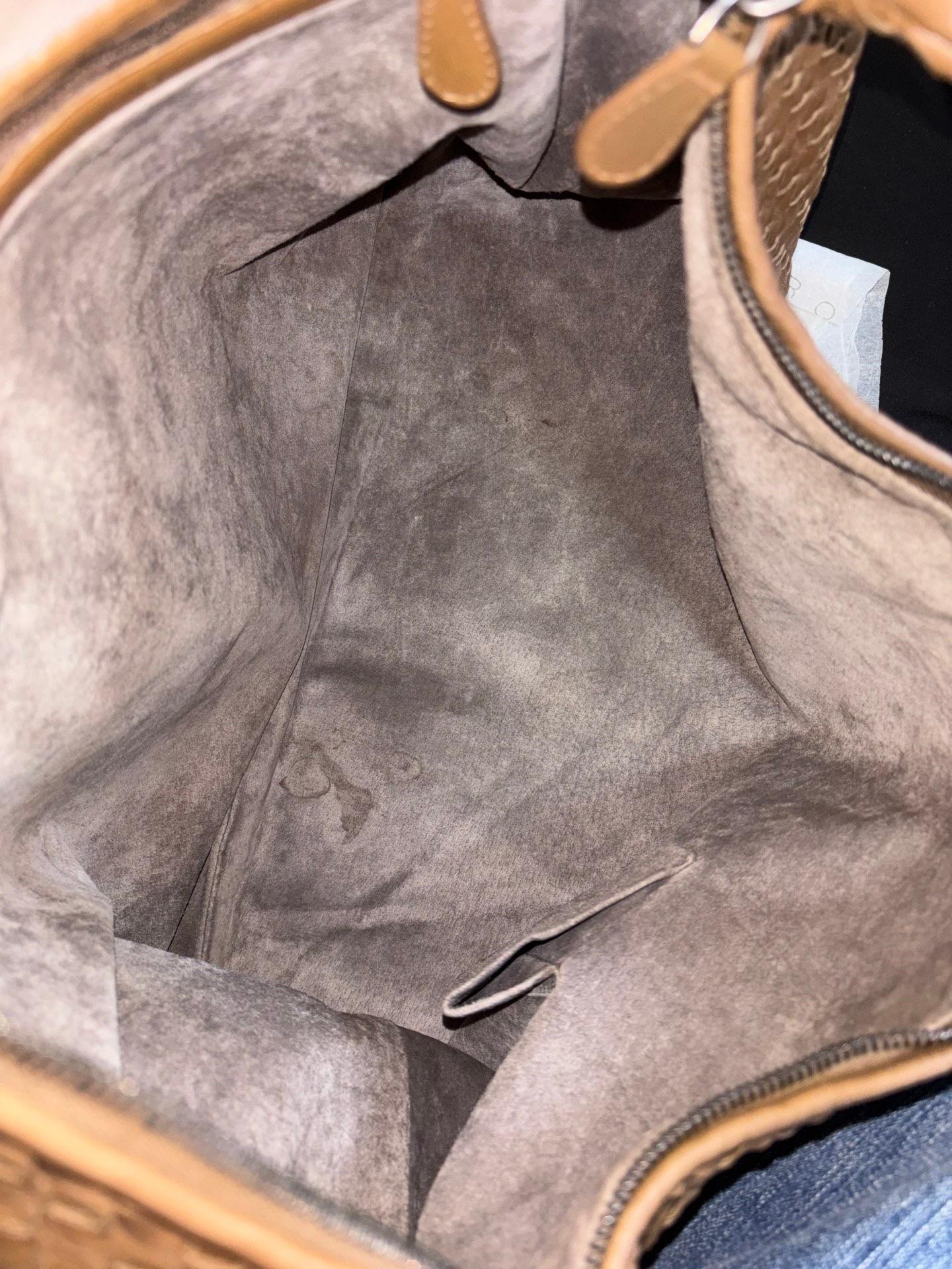 Bottega Veneta Hobo Maxi Milk Chocolate Pelle Marrone 50cm in vendita 9
