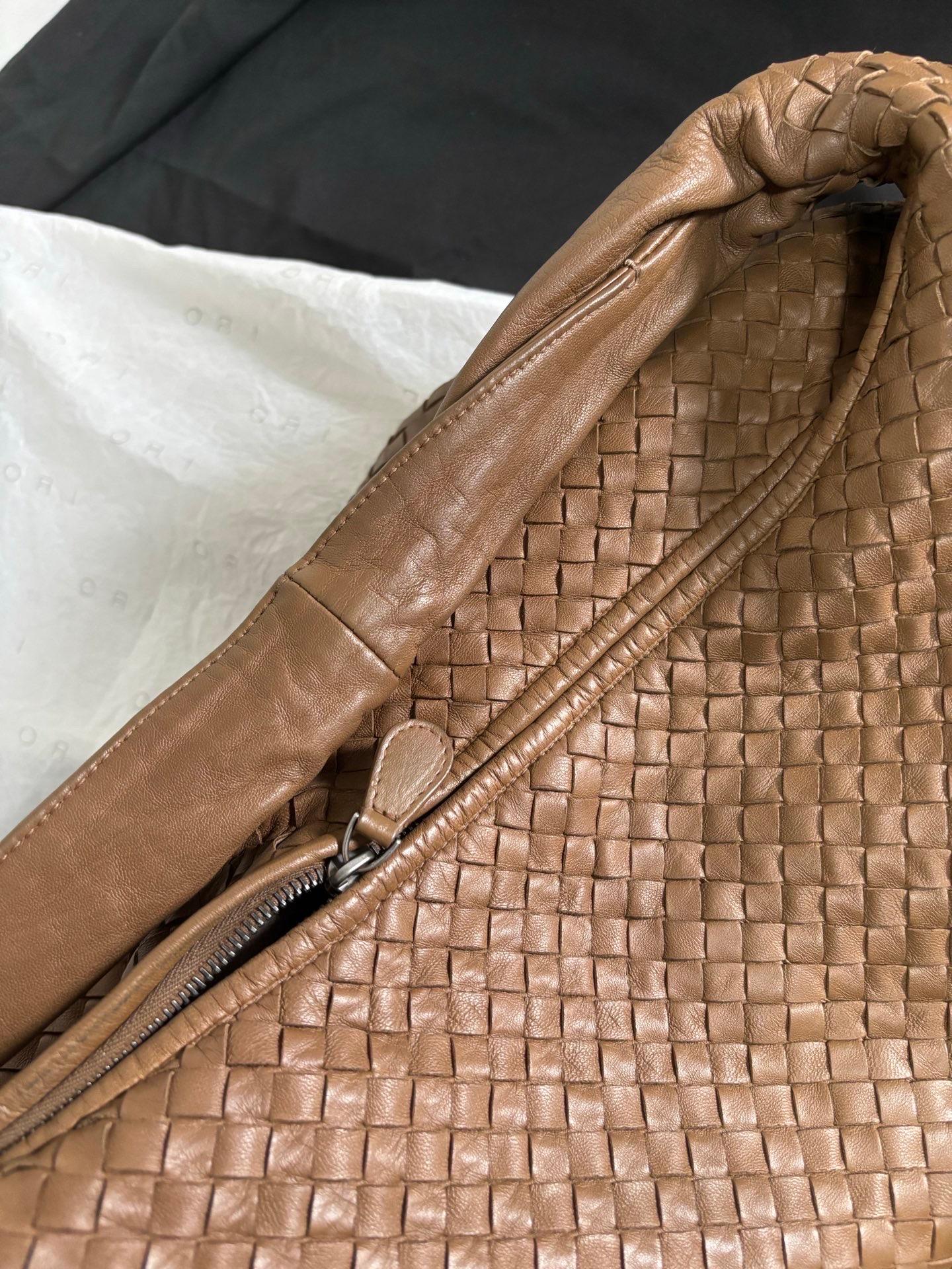 Bottega Veneta Hobo Maxi Milk Chocolate Pelle Marrone 50cm in vendita 12