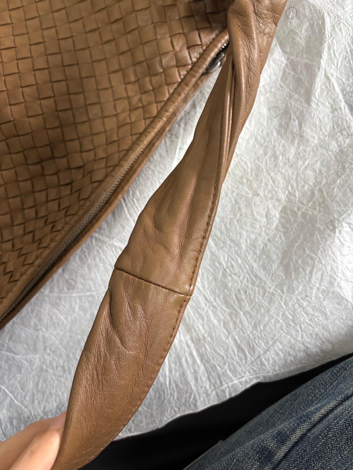 Bottega Veneta Hobo Maxi Milk Chocolate Pelle Marrone 50cm in vendita 2