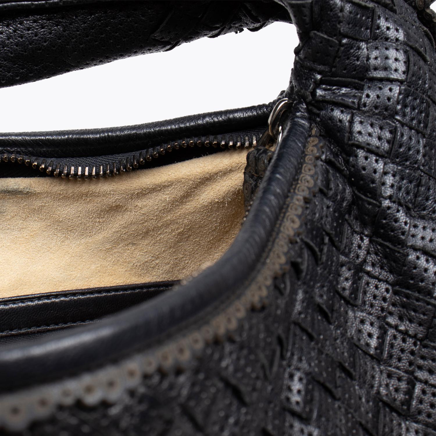 Bottega Veneta Hobo Medium Shoulder Bag For Sale 6