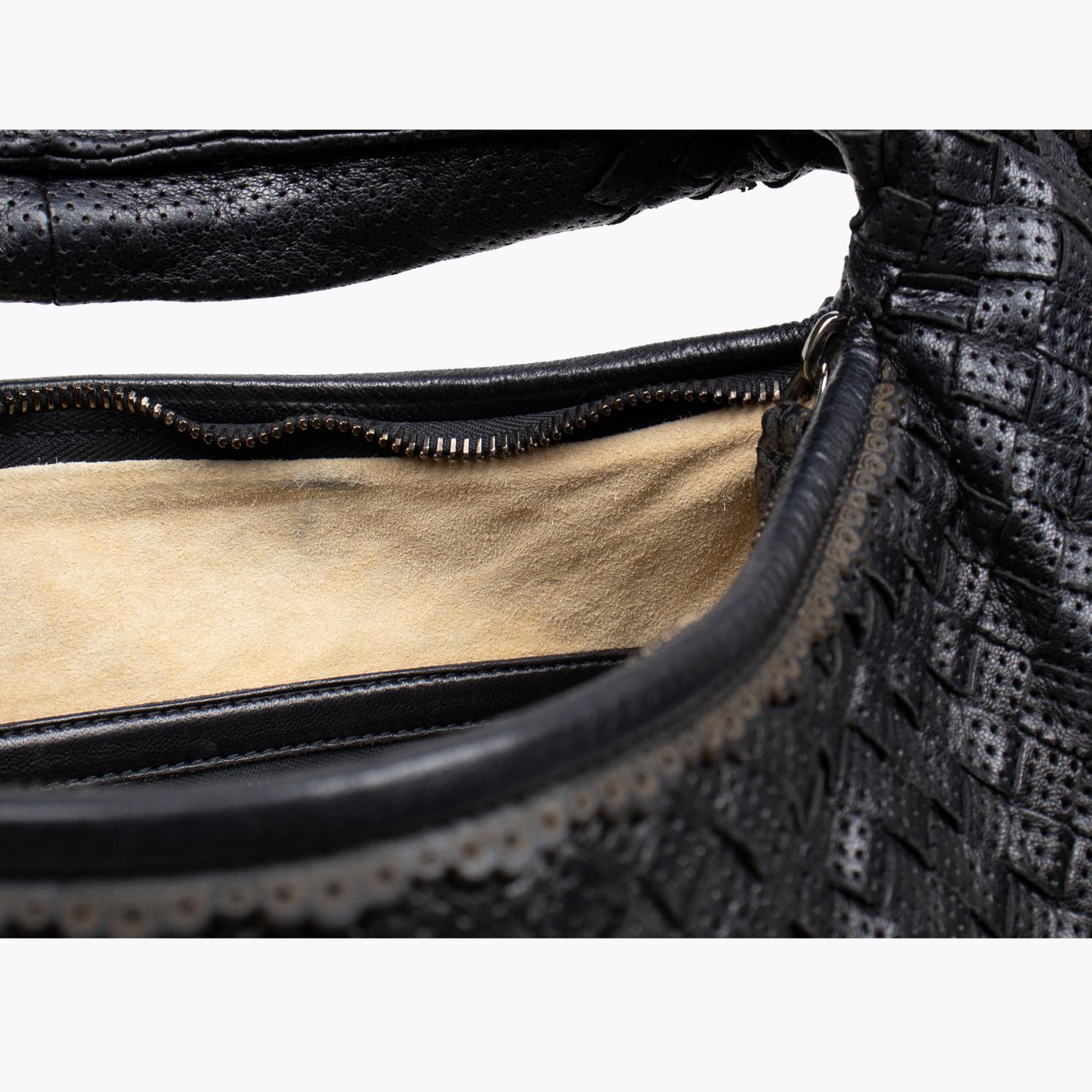 Bottega Veneta Hobo Medium Shoulder Bag For Sale 7