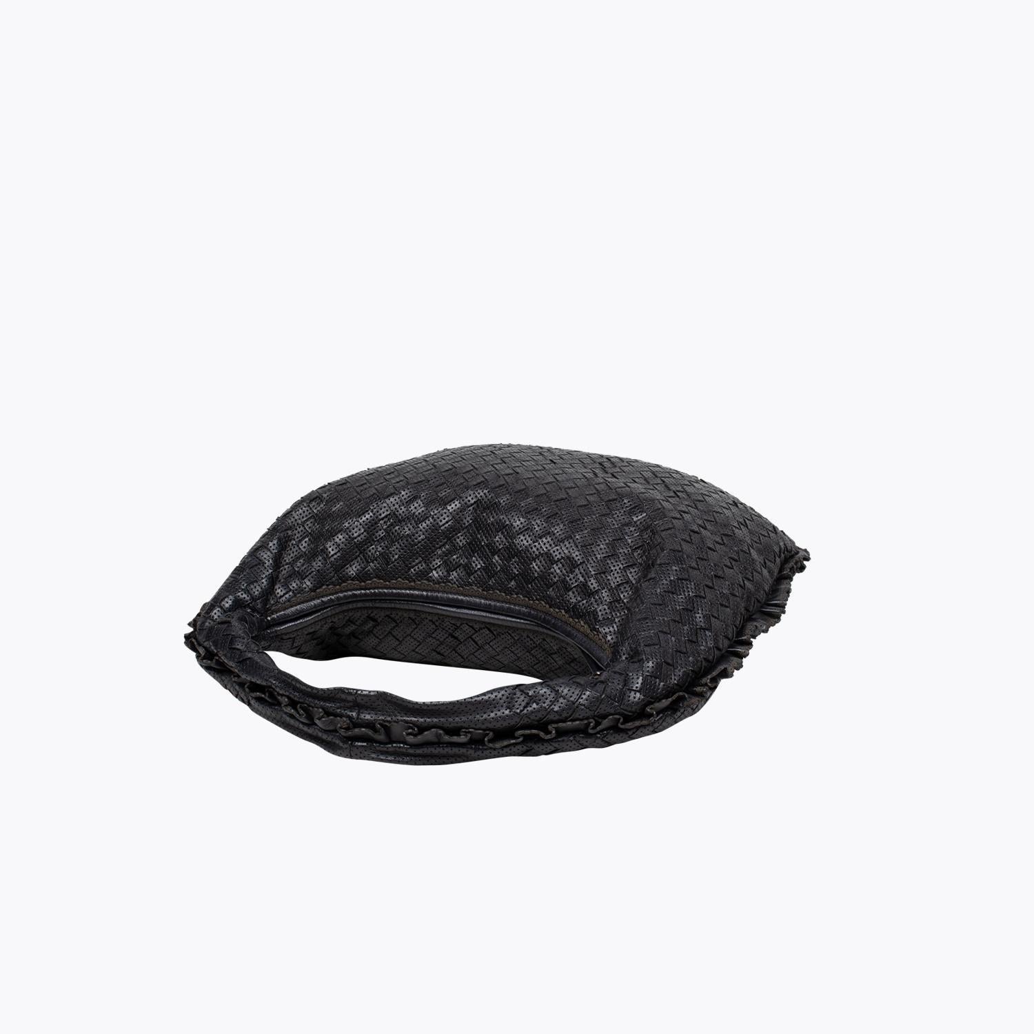Women's Bottega Veneta Hobo Medium Shoulder Bag For Sale