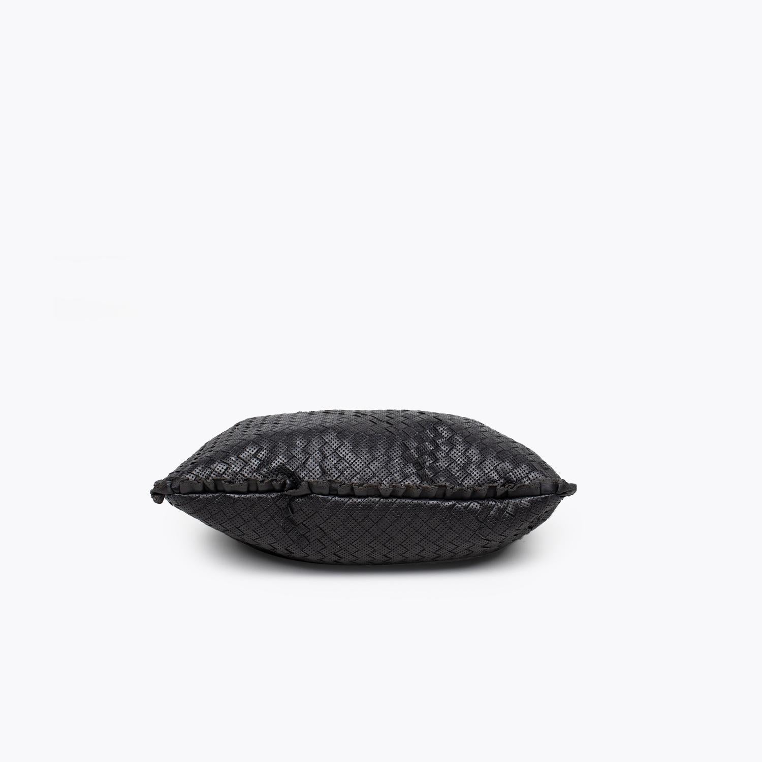 Bottega Veneta Hobo Medium Shoulder Bag For Sale 1