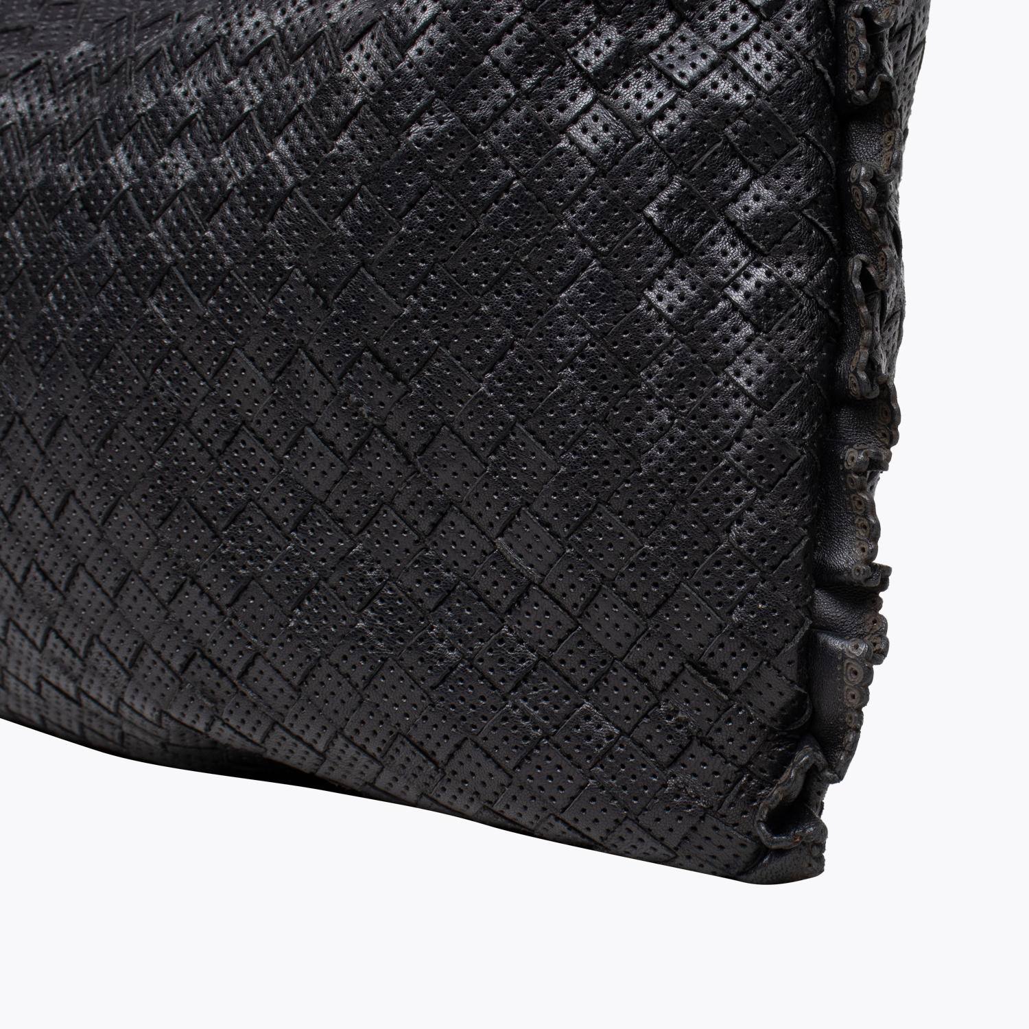 Bottega Veneta Hobo Medium Shoulder Bag For Sale 3