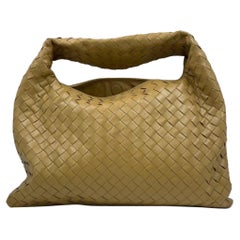 Bottega Veneta Hop Hobo Medio in pelle beige 46cm