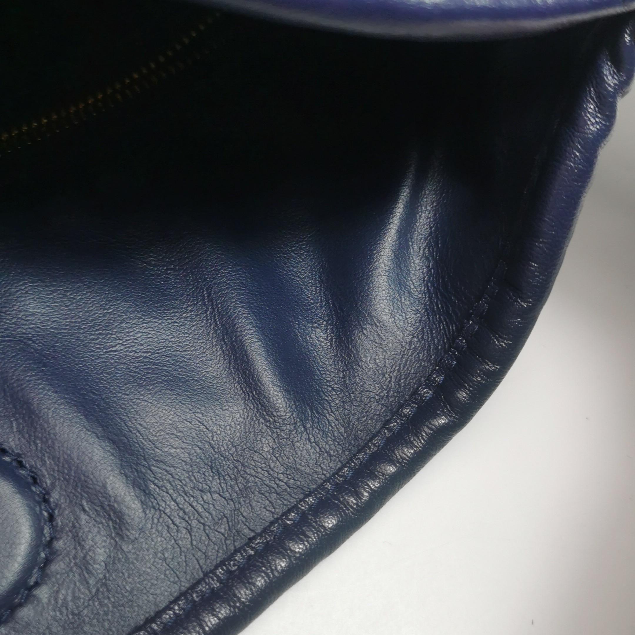 Bottega Veneta Hop Hobo Medio in pelle Navy 46cm in vendita 9