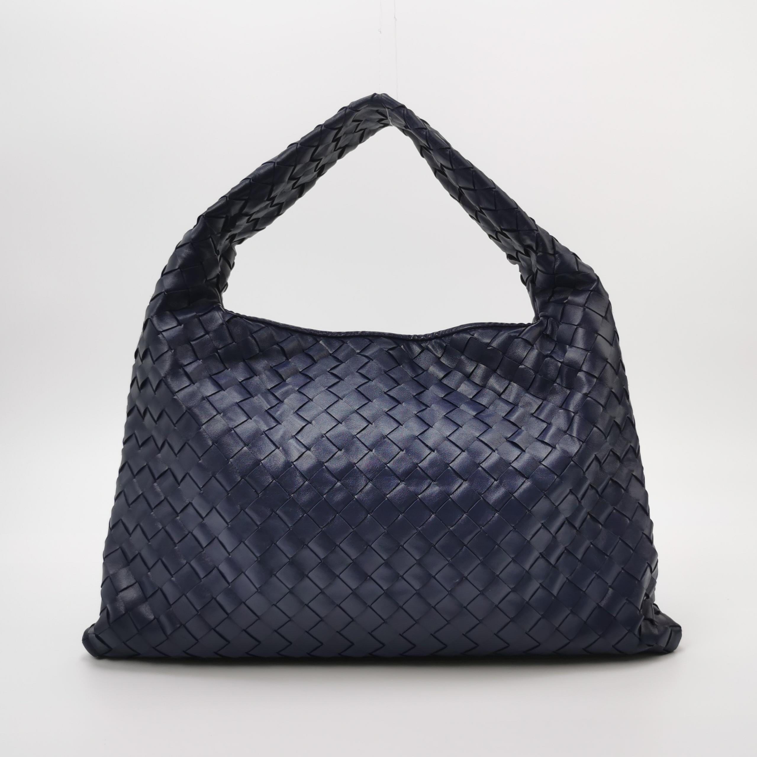 Nero Bottega Veneta Hop Hobo Medio in pelle Navy 46cm in vendita