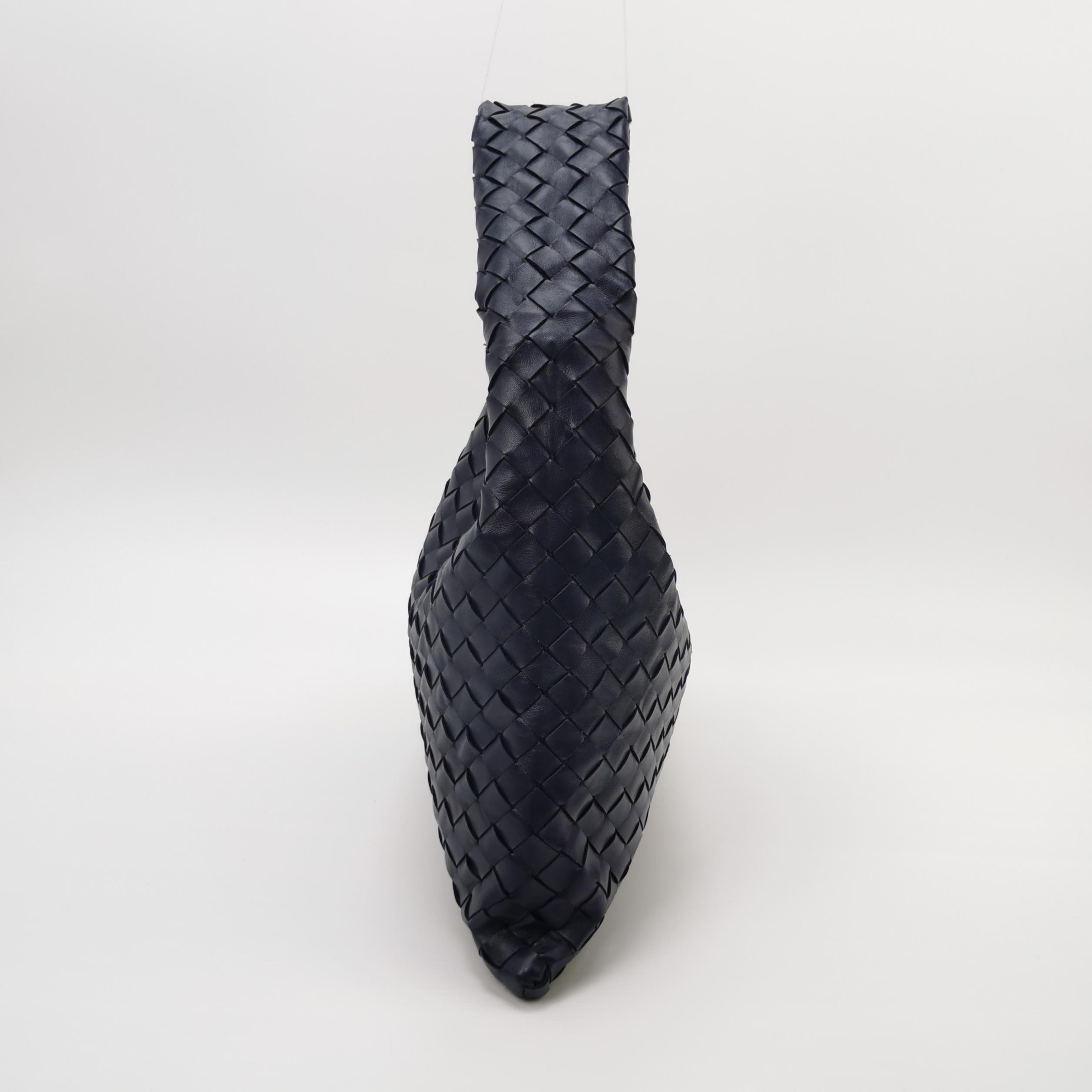 Bottega Veneta Hop Hobo Medio in pelle Navy 46cm In condizioni ottime in vendita a AUBERVILLIERS, FR