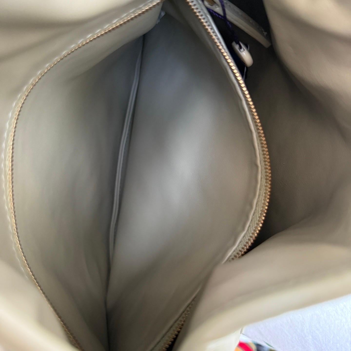 Bottega Veneta Hop Hobo Kleine Intrecciato Leder Travertin Grün 40cm im Angebot 8