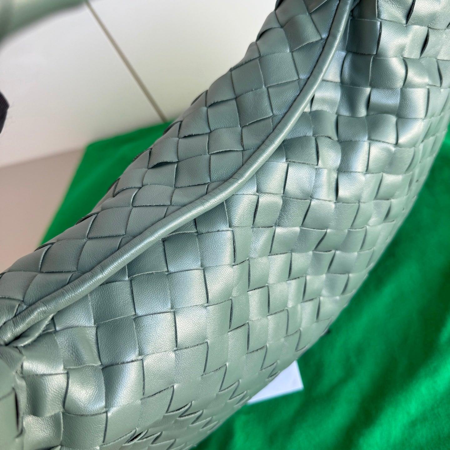 Bottega Veneta Hop Hobo Piccolo in pelle Aloe Vera Verde In condizioni buone in vendita a AUBERVILLIERS, FR